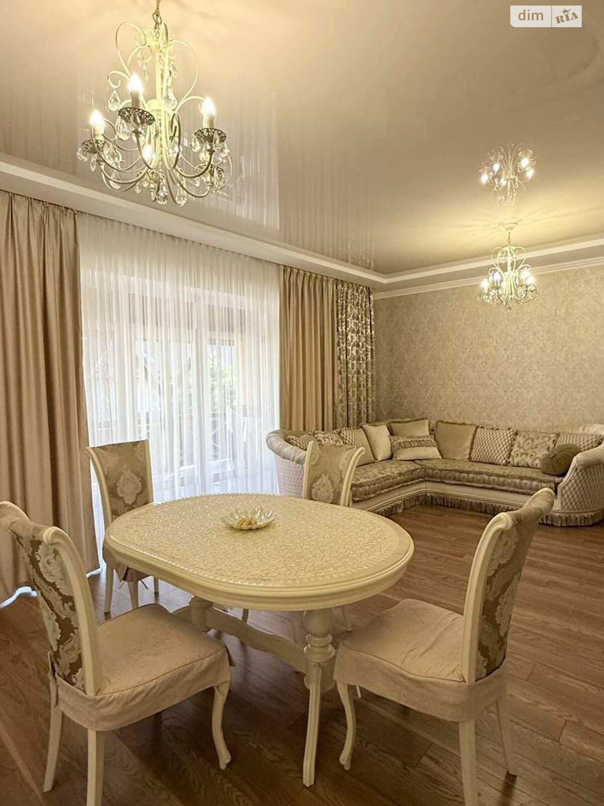 двопроверховий будинок з балконом, 167 кв. м, цегла. Здається помісячно в Чернівцях, в районі Шевченківський фото 1