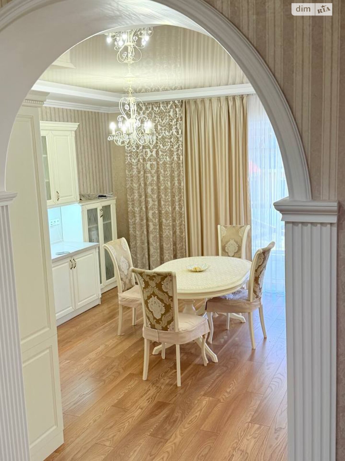 двопроверховий будинок з балконом, 167 кв. м, цегла. Здається помісячно в Чернівцях, в районі Шевченківський фото 1