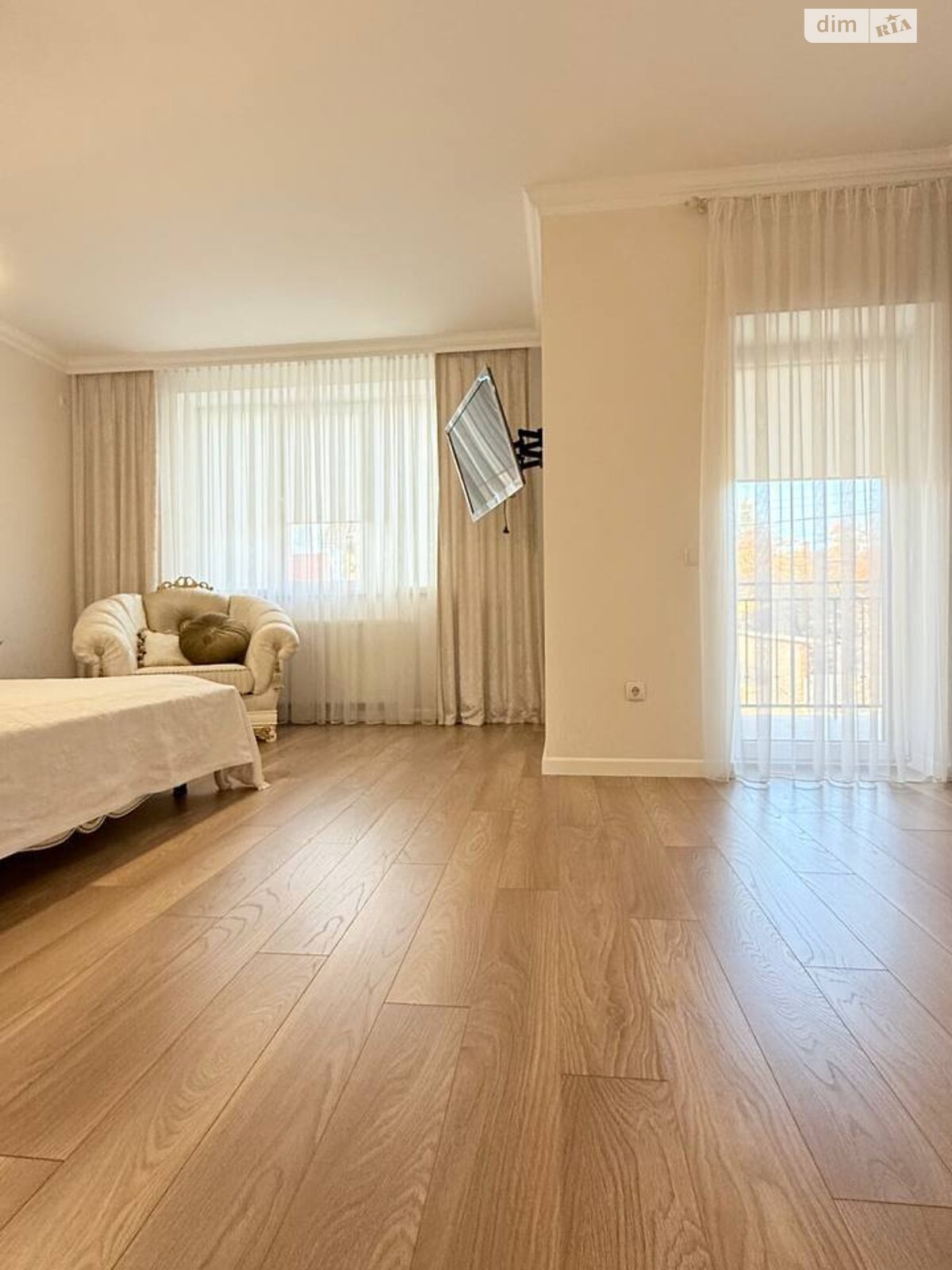 двопроверховий будинок з балконом, 167 кв. м, цегла. Здається помісячно в Чернівцях, в районі Шевченківський фото 1