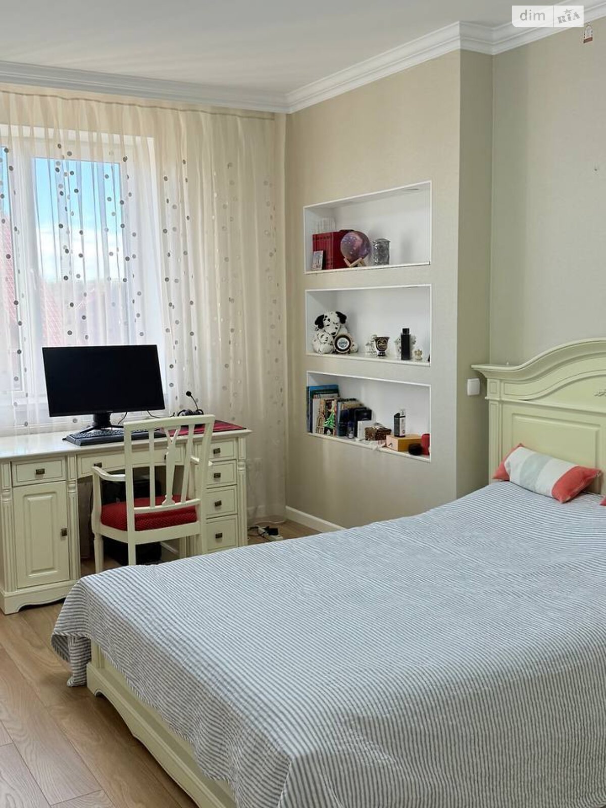 двопроверховий будинок з балконом, 167 кв. м, цегла. Здається помісячно в Чернівцях, в районі Шевченківський фото 1