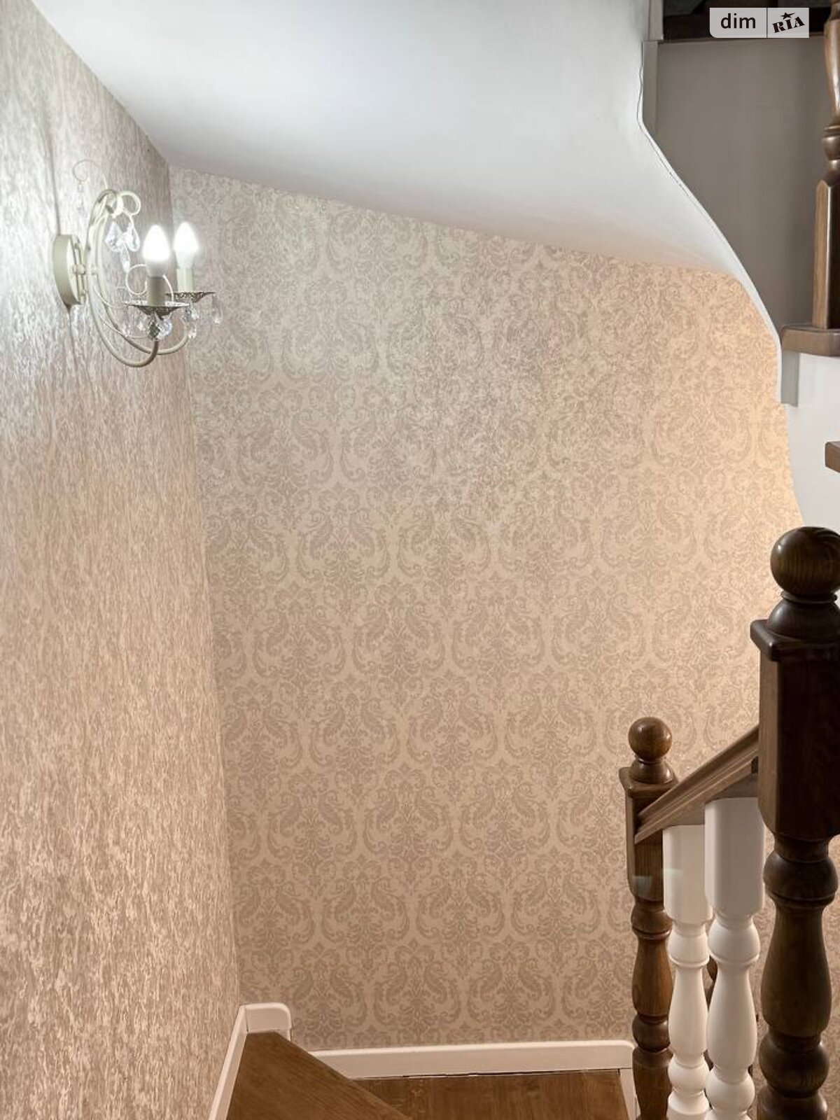 двопроверховий будинок з балконом, 167 кв. м, цегла. Здається помісячно в Чернівцях, в районі Шевченківський фото 1