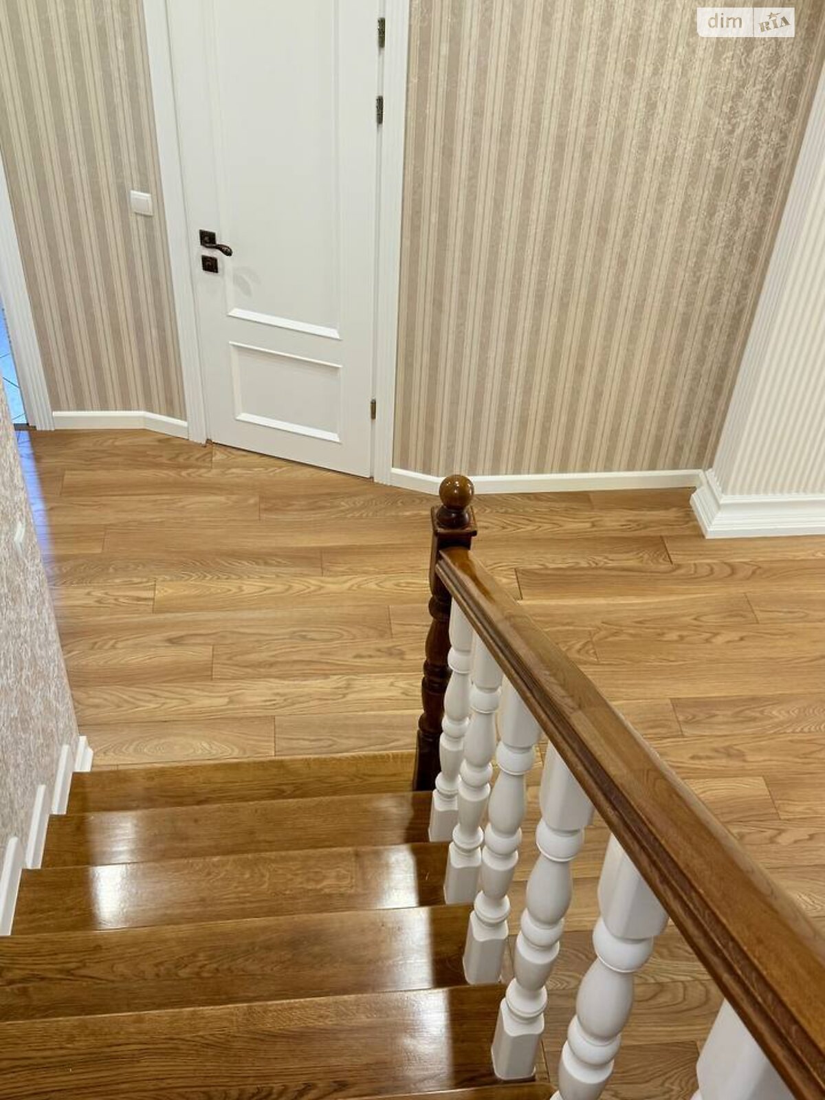 двопроверховий будинок з балконом, 167 кв. м, цегла. Здається помісячно в Чернівцях, в районі Шевченківський фото 1