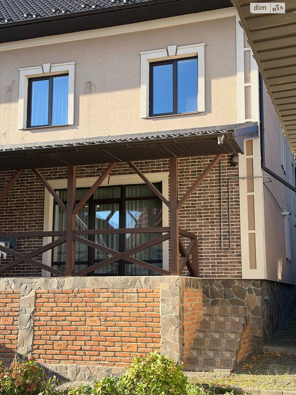 двопроверховий будинок з балконом, 167 кв. м, цегла. Здається помісячно в Чернівцях, в районі Шевченківський фото 1