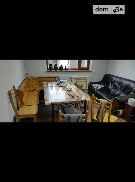 трехэтажный дом, 150 кв. м, кирпич. Сдается помесячно в Черновцах, в районе Центр фото 1 трехэтажный дом, 150 кв. м, кирпич. Сдается помесячно в Черновцах, в районе Центр фото 1