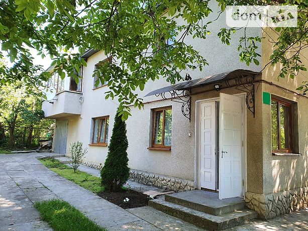 двоповерховий будинок з балконом, 150 кв. м, цегла. Здається помісячно в Чернівцях, в районі Центр фото 1 двопроверховий будинок з балконом, 150 кв. м, цегла. Здається помісячно в Чернівцях, в районі Центр фото 1