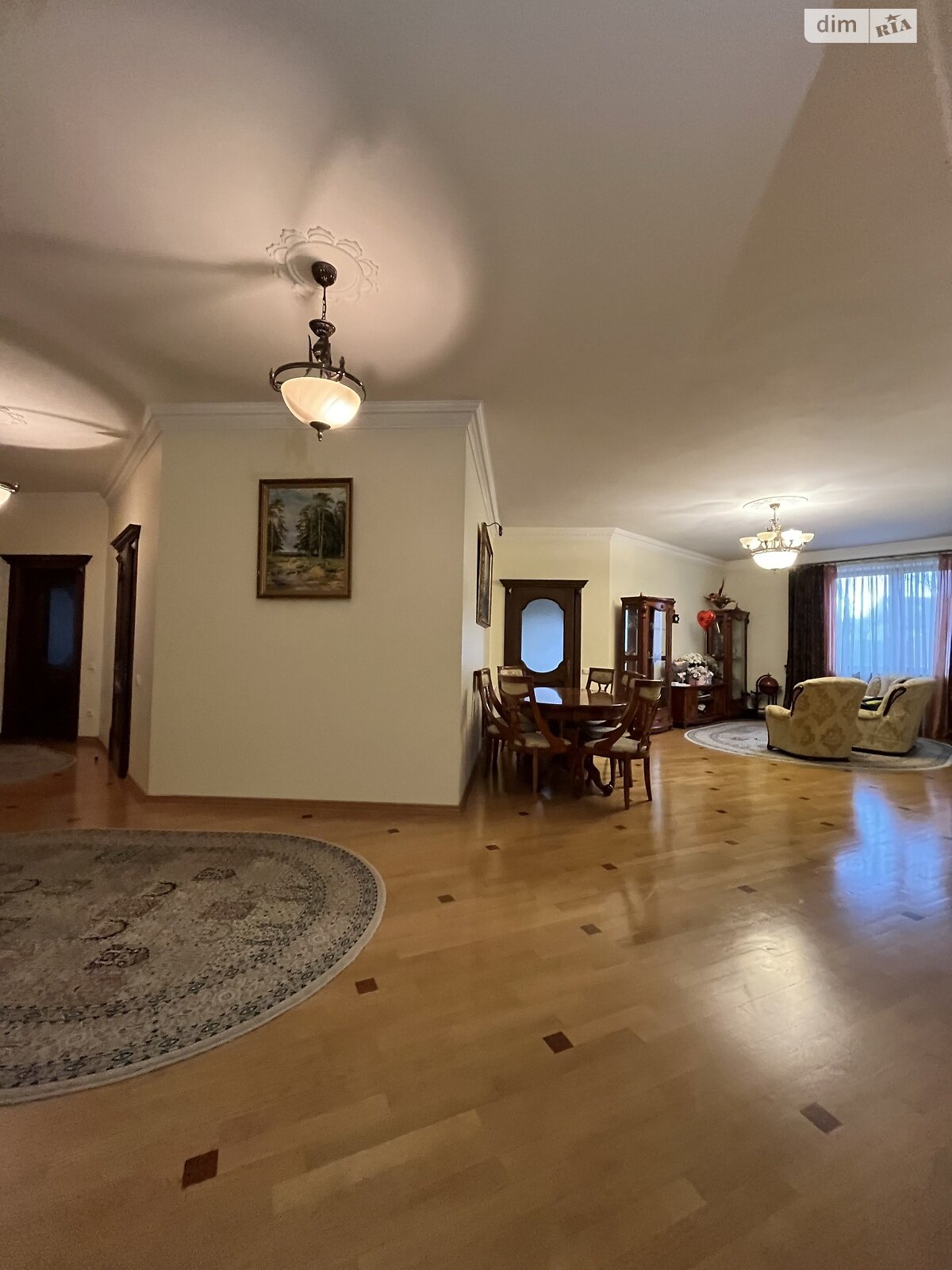 двухэтажный дом, 300 кв. м, кирпич. Сдается помесячно в Черновцах фото 1 двухэтажный дом, 300 кв. м, кирпич. Сдается помесячно в Черновцах фото 1