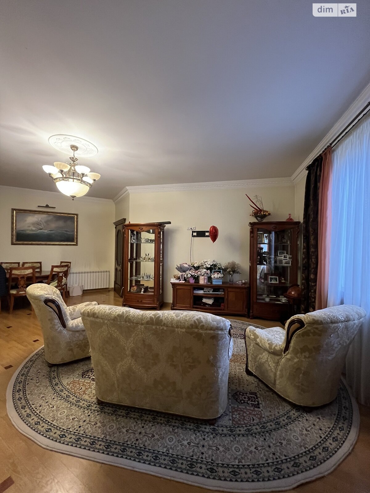 двухэтажный дом, 300 кв. м, кирпич. Сдается помесячно в Черновцах фото 1 двухэтажный дом, 300 кв. м, кирпич. Сдается помесячно в Черновцах фото 1
