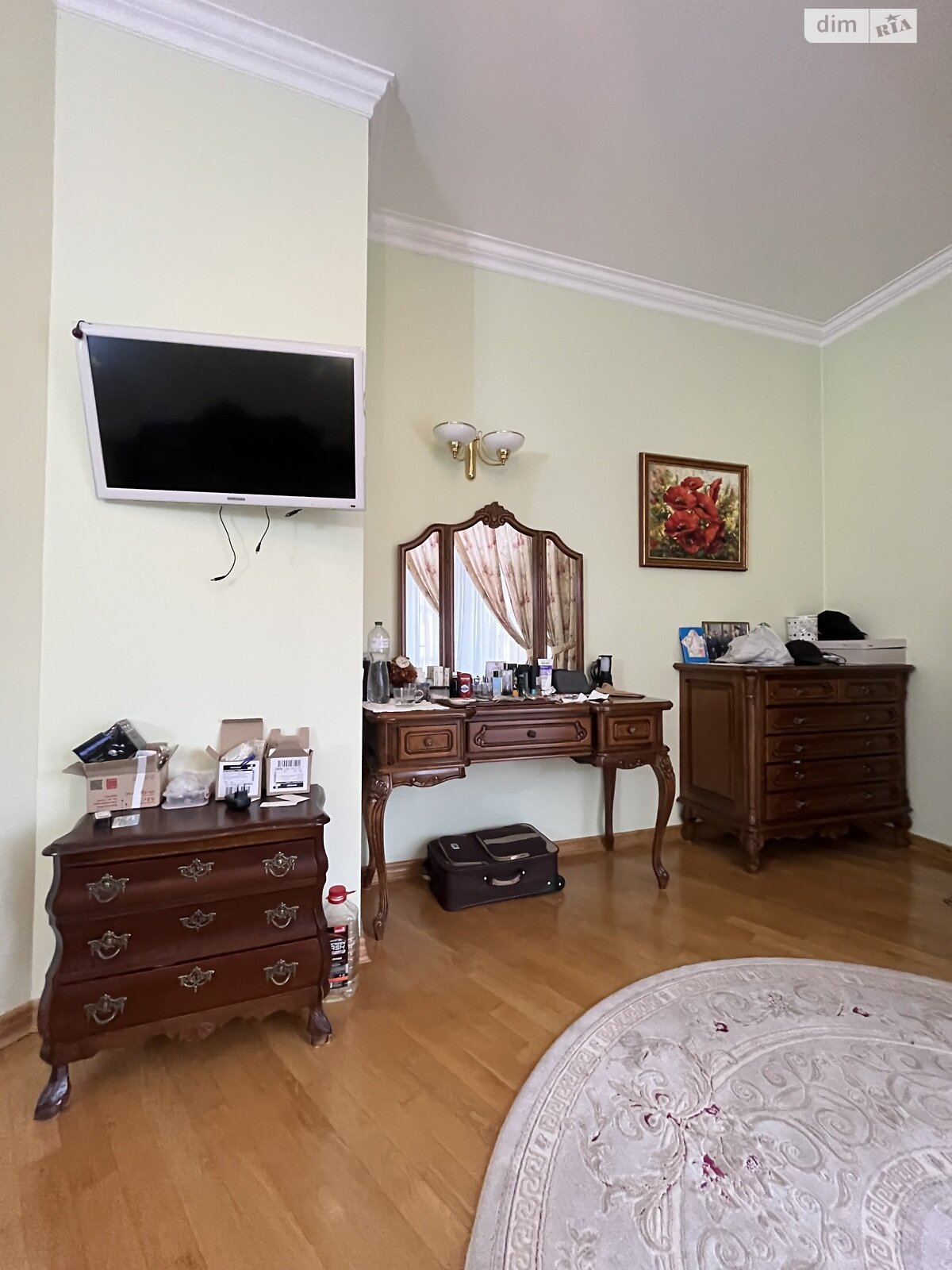 двухэтажный дом, 300 кв. м, кирпич. Сдается помесячно в Черновцах фото 1 двухэтажный дом, 300 кв. м, кирпич. Сдается помесячно в Черновцах фото 1
