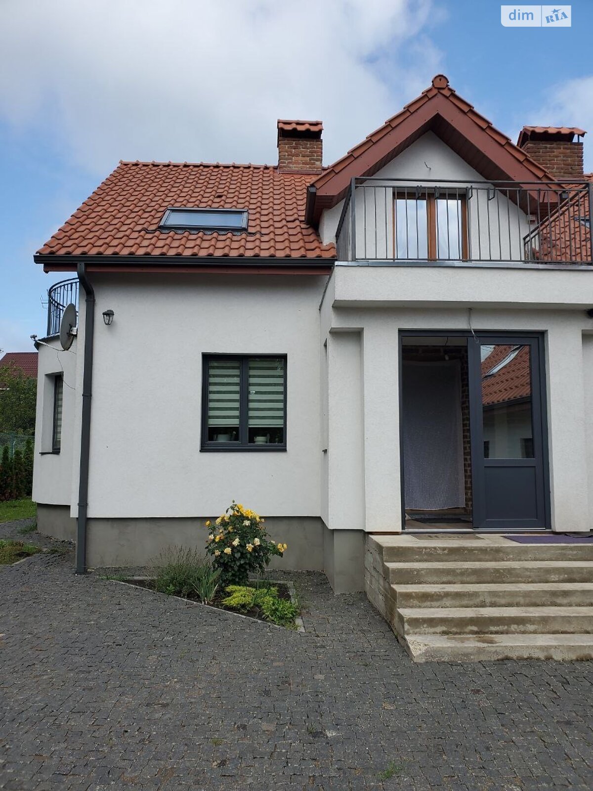 двухэтажный дом с гаражом, 130 кв. м, кирпич. Сдается помесячно в Черновцах фото 1