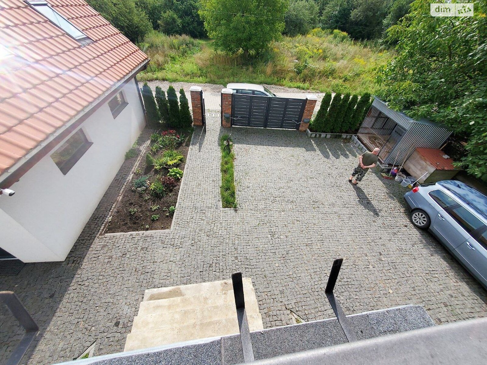 двухэтажный дом с гаражом, 130 кв. м, кирпич. Сдается помесячно в Черновцах фото 1