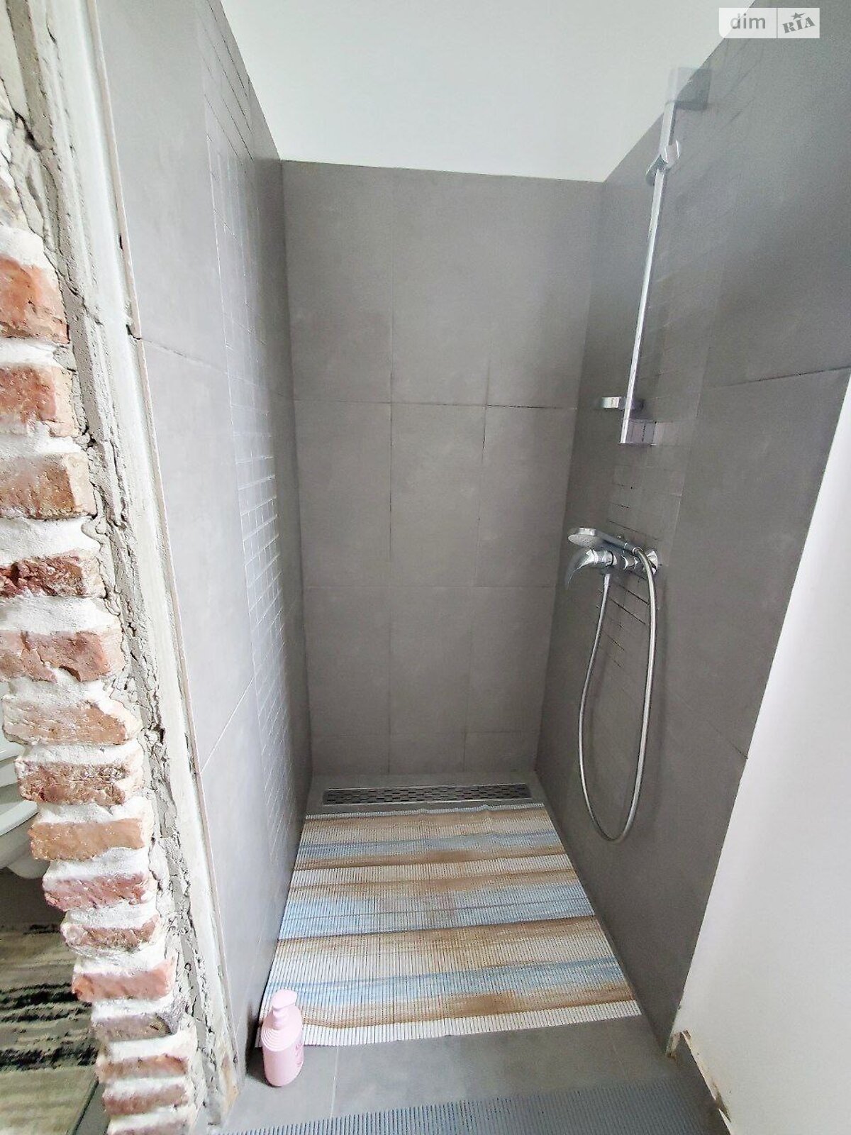 двухэтажный дом с гаражом, 130 кв. м, кирпич. Сдается помесячно в Черновцах фото 1