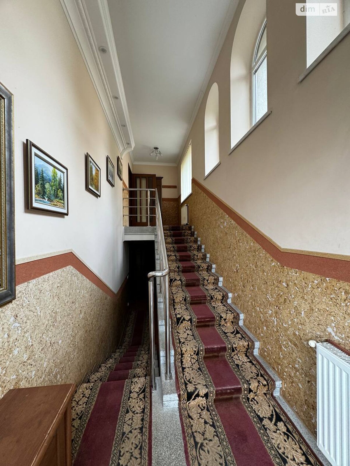 трехэтажный дом с балконом, 450 кв. м, кирпич. Сдается помесячно в Чукаловке фото 1 трехэтажный дом с балконом, 450 кв. м, кирпич. Сдается помесячно в Чукаловке фото 1