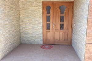 одноповерховий будинок з балконом, 230 кв. м, кирпич. Здається помісячно в Дешковиці фото 2