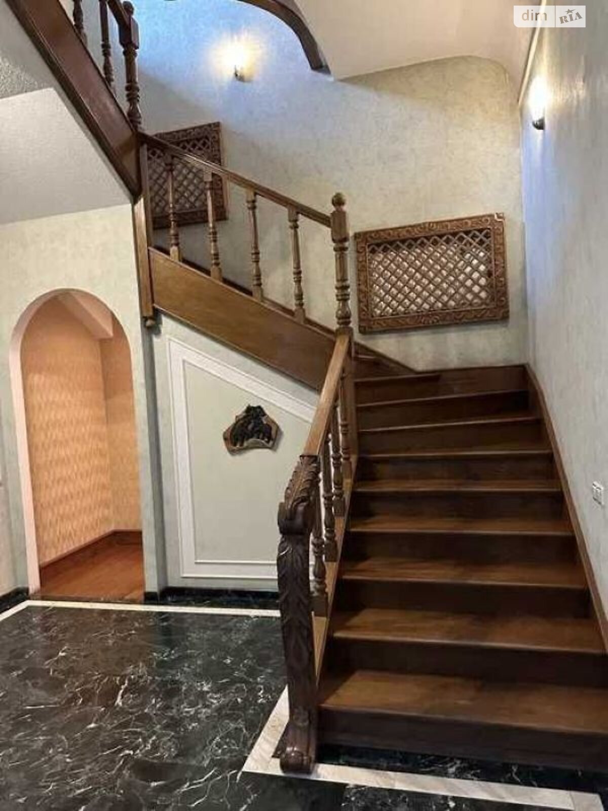 трехэтажный дом, 489 кв. м, кирпич. Сдается помесячно в Днепре, в районе 1 мая фото 1 трехэтажный дом, 489 кв. м, кирпич. Сдается помесячно в Днепре, в районе 1 мая фото 1