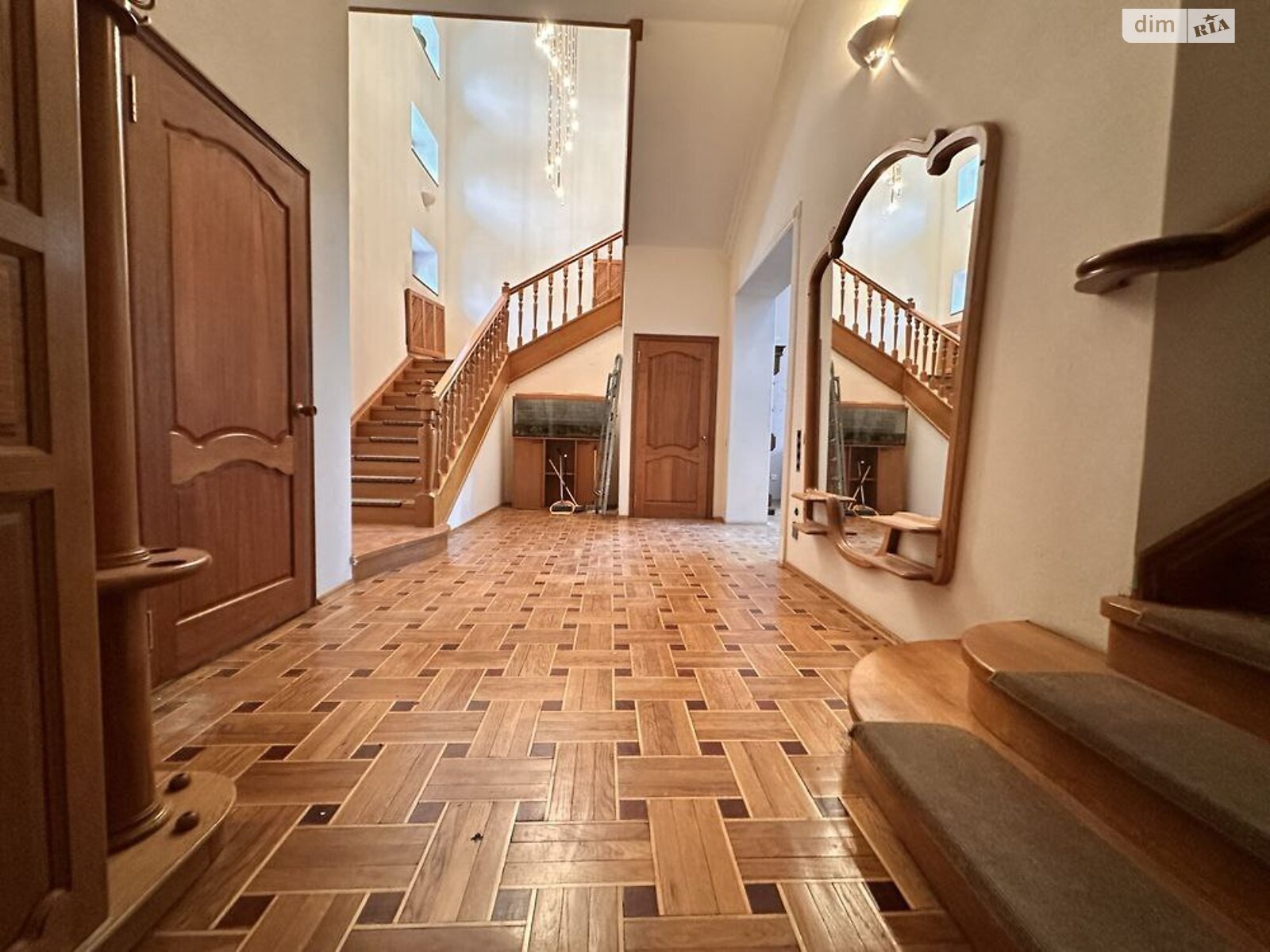 трехэтажный дом с гаражом, 536 кв. м, кирпич. Сдается помесячно в Днепре, в районе 1 мая фото 1