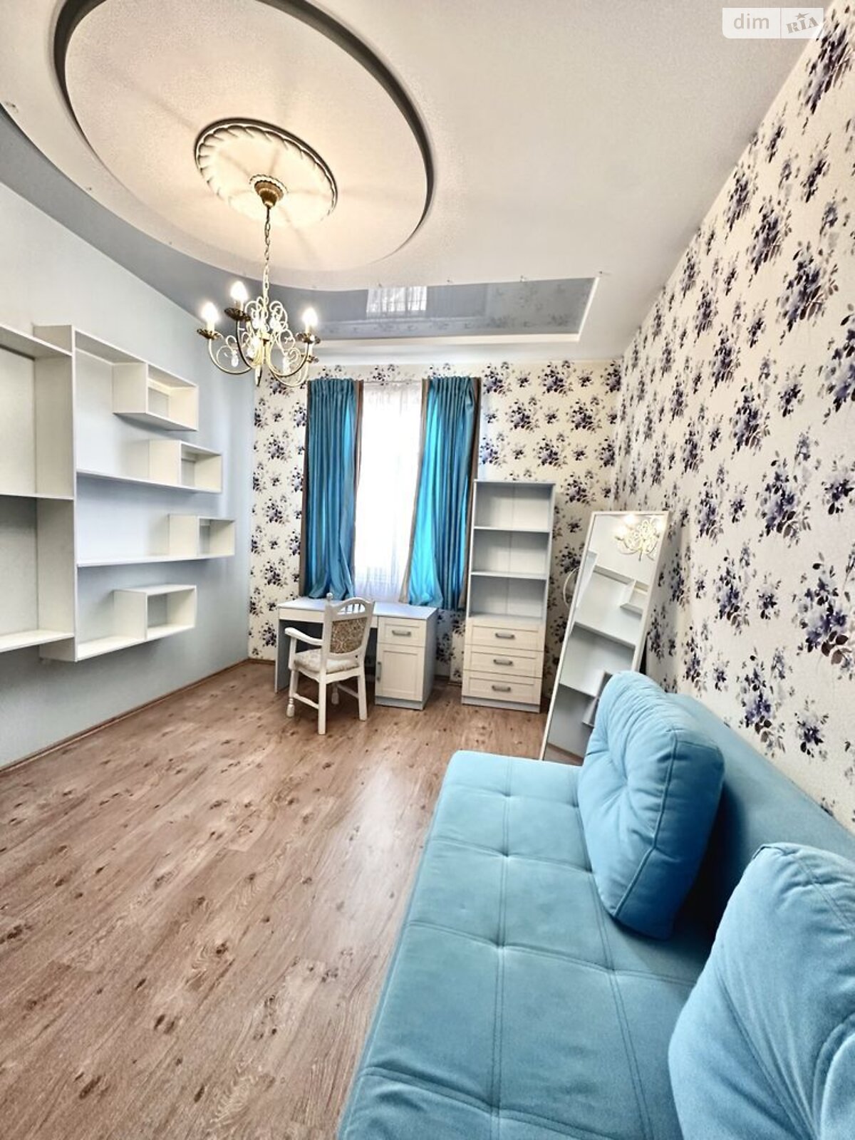 трехэтажный дом с верандой, 230 кв. м, кирпич. Сдается помесячно в Днепре, в районе 1 мая фото 1 трехэтажный дом с верандой, 230 кв. м, кирпич. Сдается помесячно в Днепре, в районе 1 мая фото 1
