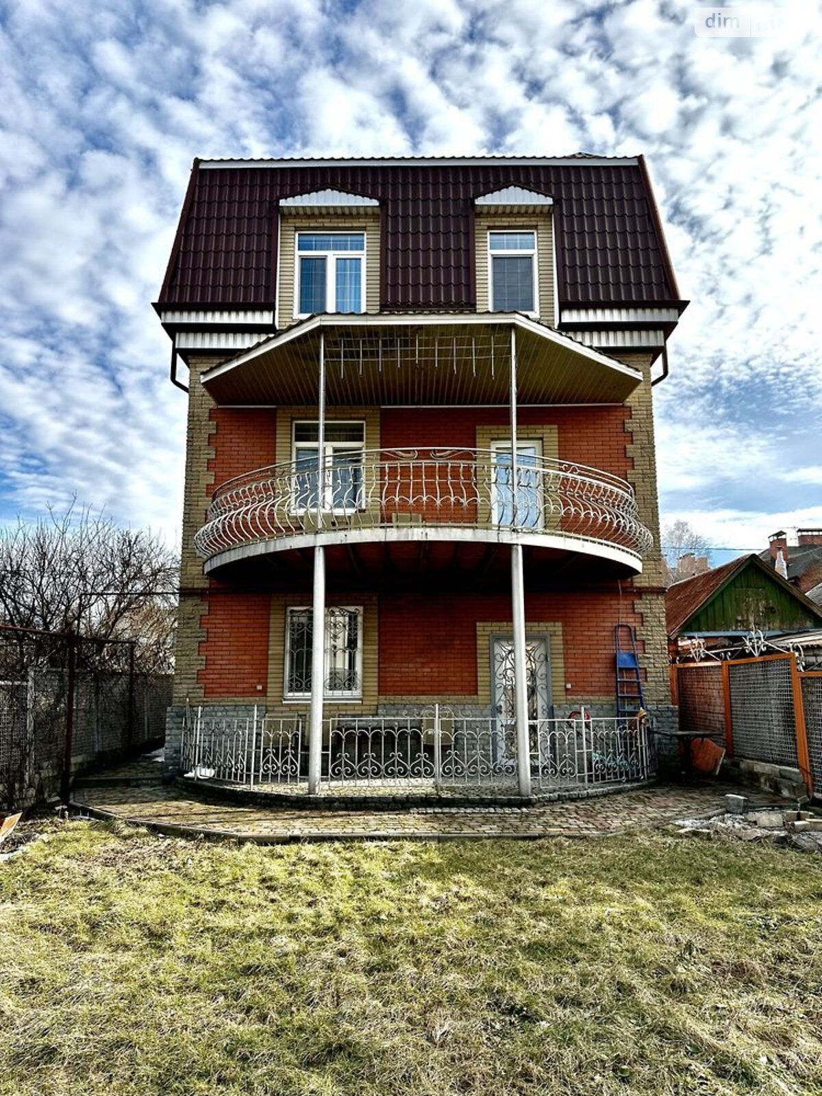 трехэтажный дом с верандой, 230 кв. м, кирпич. Сдается помесячно в Днепре, в районе 1 мая фото 1 трехэтажный дом с верандой, 230 кв. м, кирпич. Сдается помесячно в Днепре, в районе 1 мая фото 1