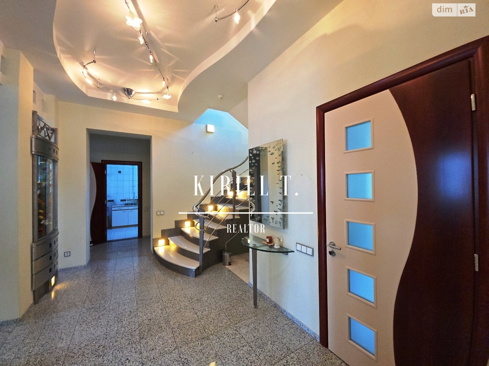 двухэтажный дом с верандой, 380 кв. м, кирпич. Сдается помесячно в Днепре, в районе 1 мая фото 1