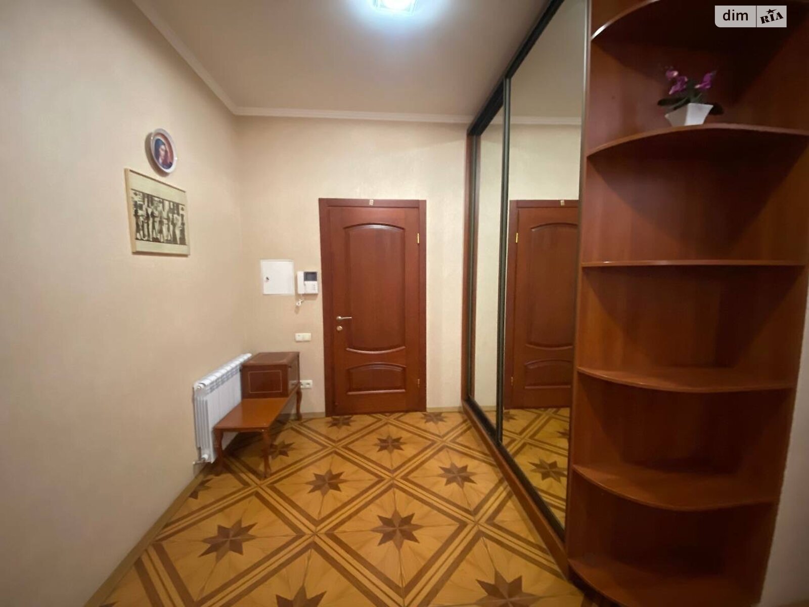 двухэтажный дом с верандой, 211 кв. м, кирпич. Сдается помесячно в Днепре, в районе 12 квартал фото 1 двухэтажный дом с верандой, 211 кв. м, кирпич. Сдается помесячно в Днепре, в районе 12 квартал фото 1