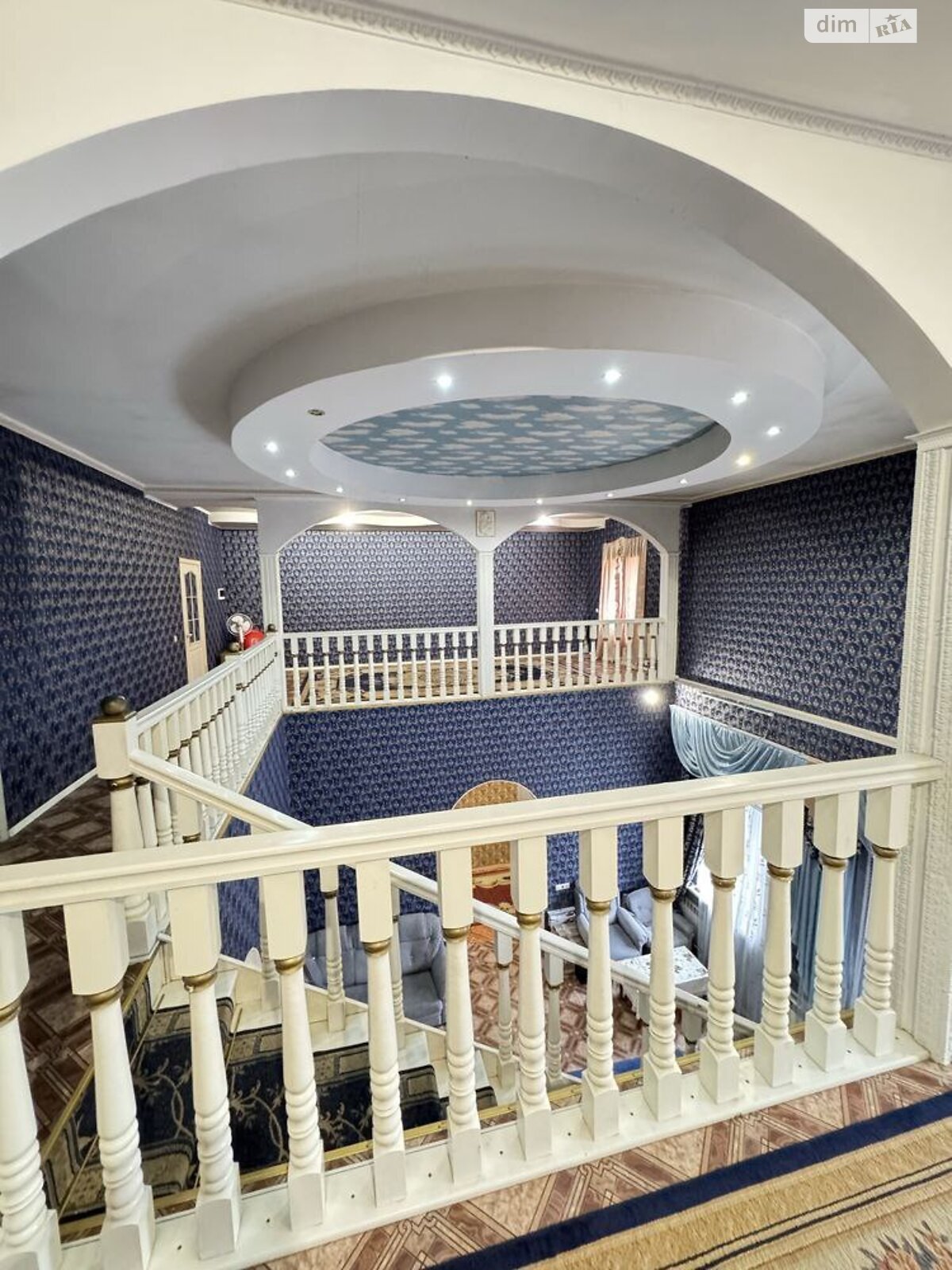 двухэтажный дом, 300 кв. м, кирпич. Сдается помесячно в Днепре, в районе Амур фото 1