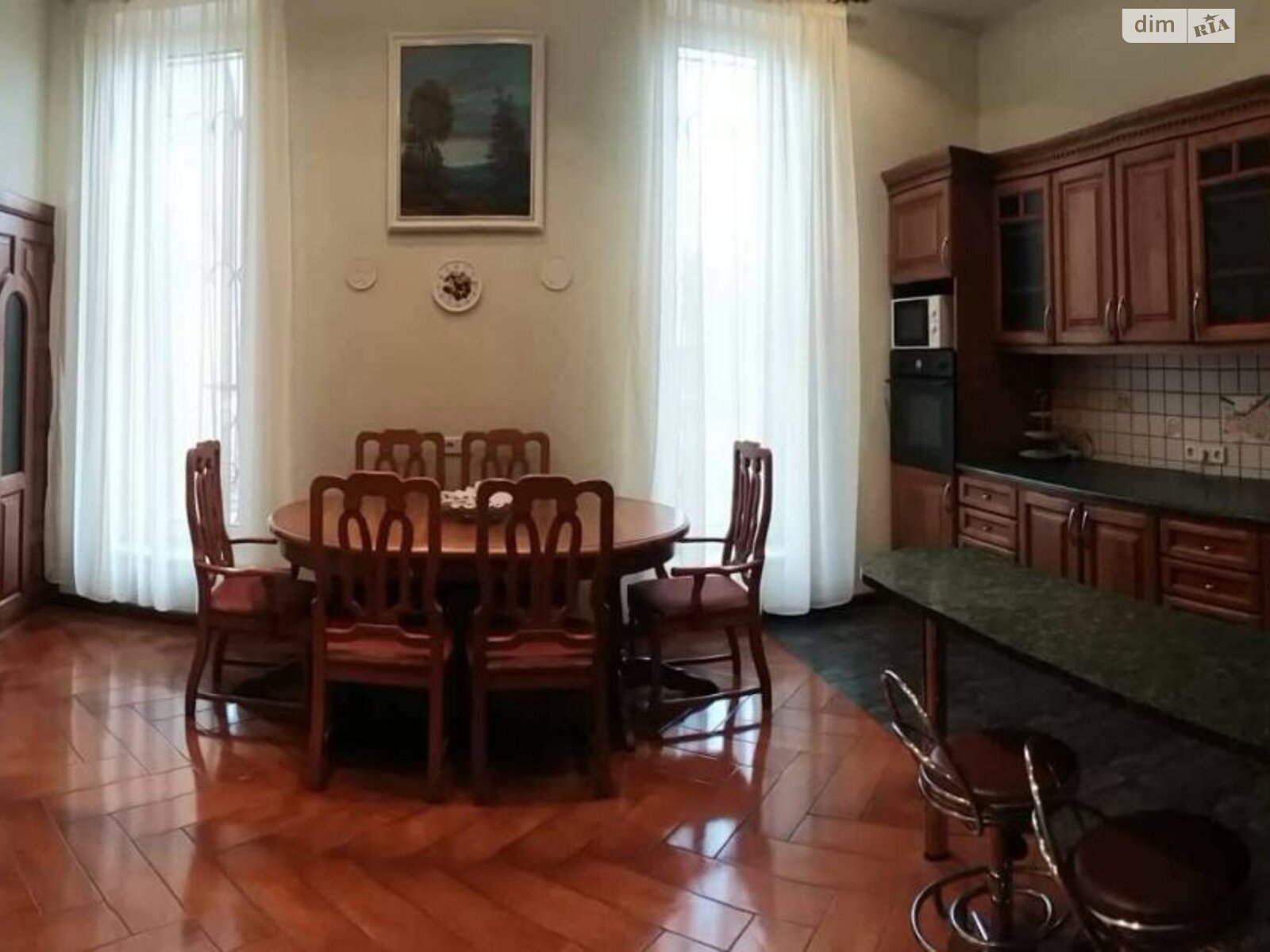 триповерховий будинок з балконом, 580 кв. м, цегла. Здається помісячно в Дніпрі фото 1 триповерховий будинок з балконом, 580 кв. м, цегла. Здається помісячно в Дніпрі фото 1