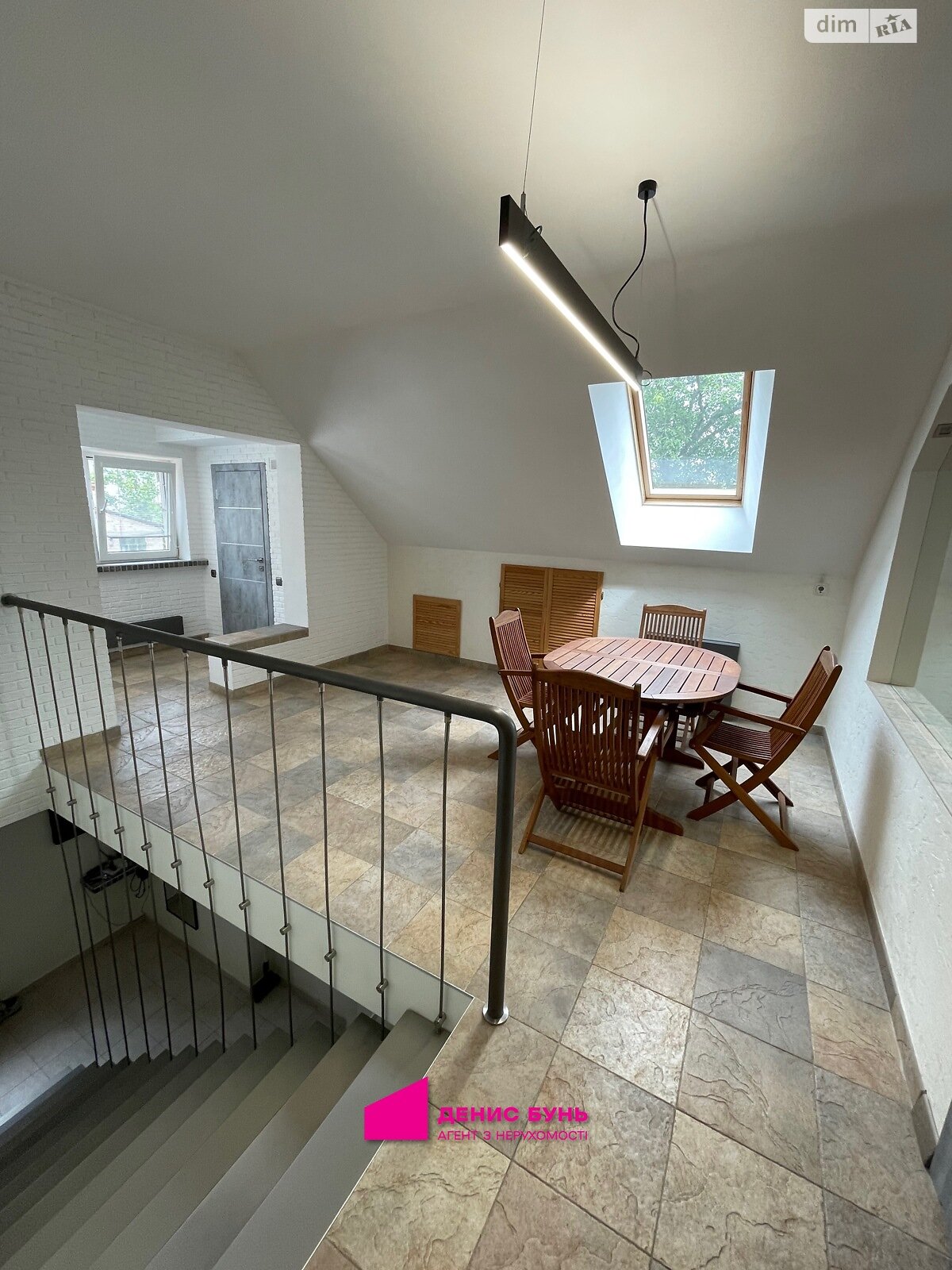 двухэтажный дом с гаражом, 126 кв. м, кирпич. Сдается помесячно в Днепре, в районе Соборный фото 1 двухэтажный дом с гаражом, 126 кв. м, кирпич. Сдается помесячно в Днепре, в районе Соборный фото 1