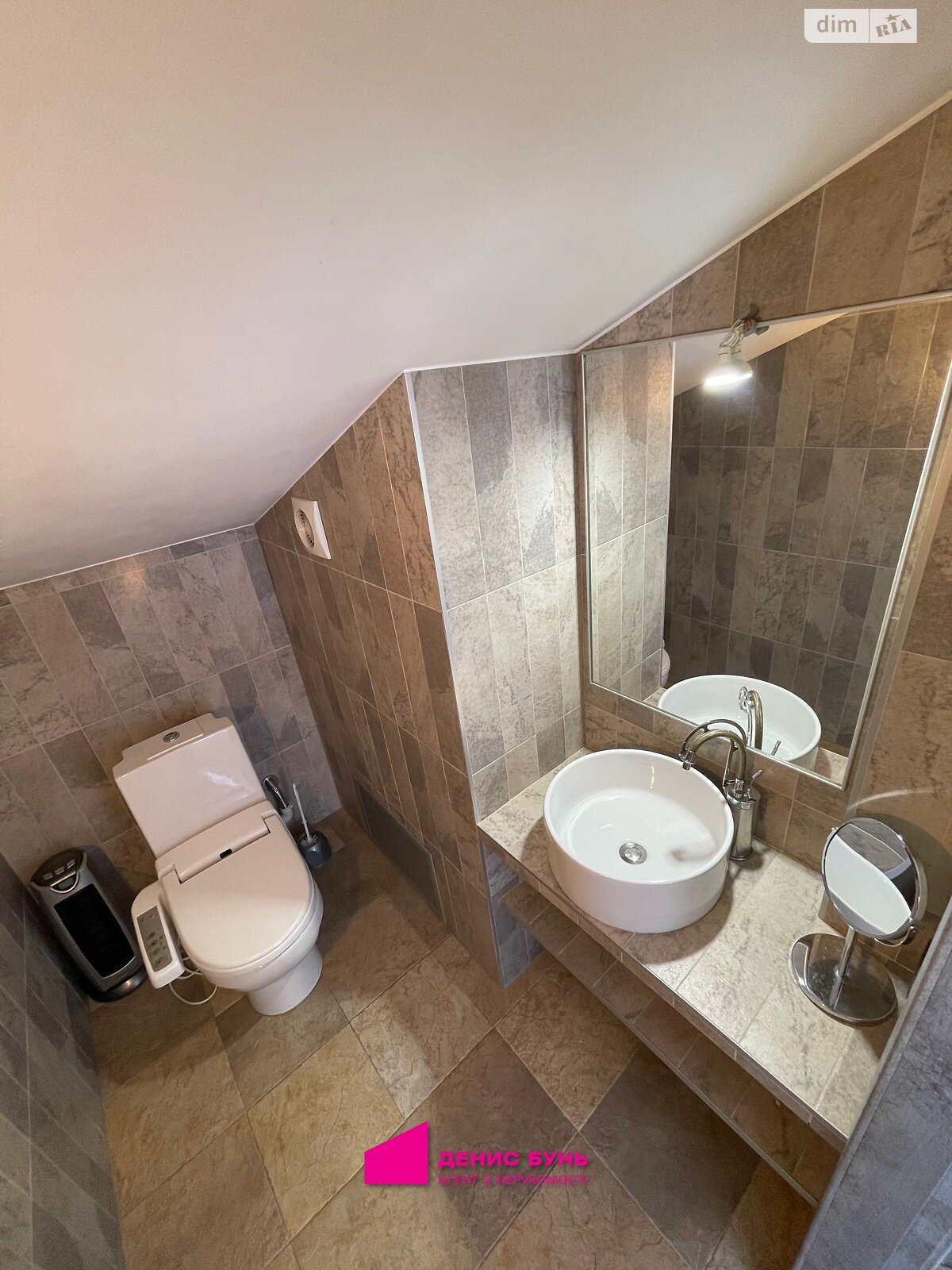 двухэтажный дом с гаражом, 126 кв. м, кирпич. Сдается помесячно в Днепре, в районе Соборный фото 1 двухэтажный дом с гаражом, 126 кв. м, кирпич. Сдается помесячно в Днепре, в районе Соборный фото 1