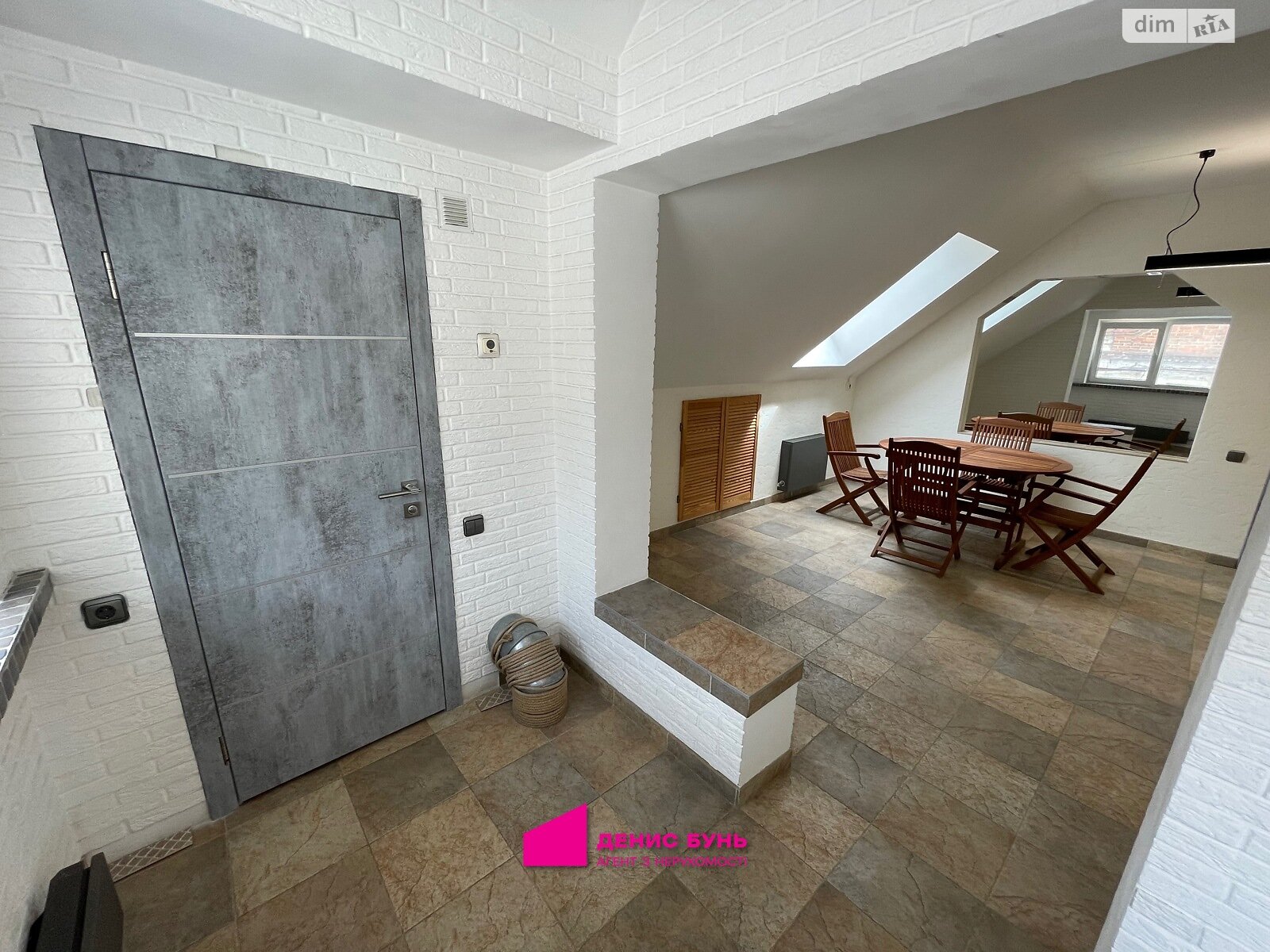 двухэтажный дом с гаражом, 126 кв. м, кирпич. Сдается помесячно в Днепре, в районе Соборный фото 1 двухэтажный дом с гаражом, 126 кв. м, кирпич. Сдается помесячно в Днепре, в районе Соборный фото 1