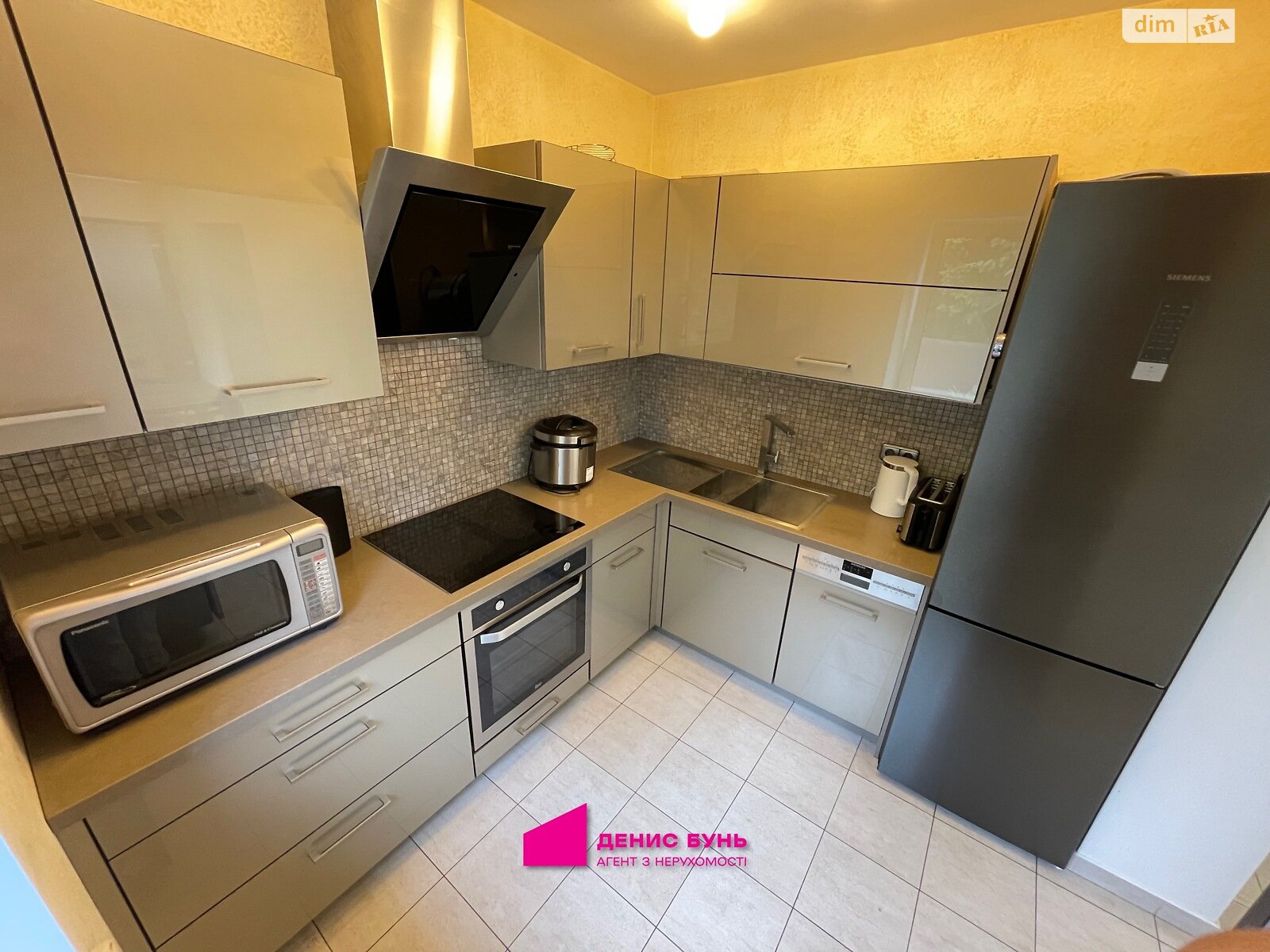 двухэтажный дом с гаражом, 126 кв. м, кирпич. Сдается помесячно в Днепре, в районе Соборный фото 1 двухэтажный дом с гаражом, 126 кв. м, кирпич. Сдается помесячно в Днепре, в районе Соборный фото 1