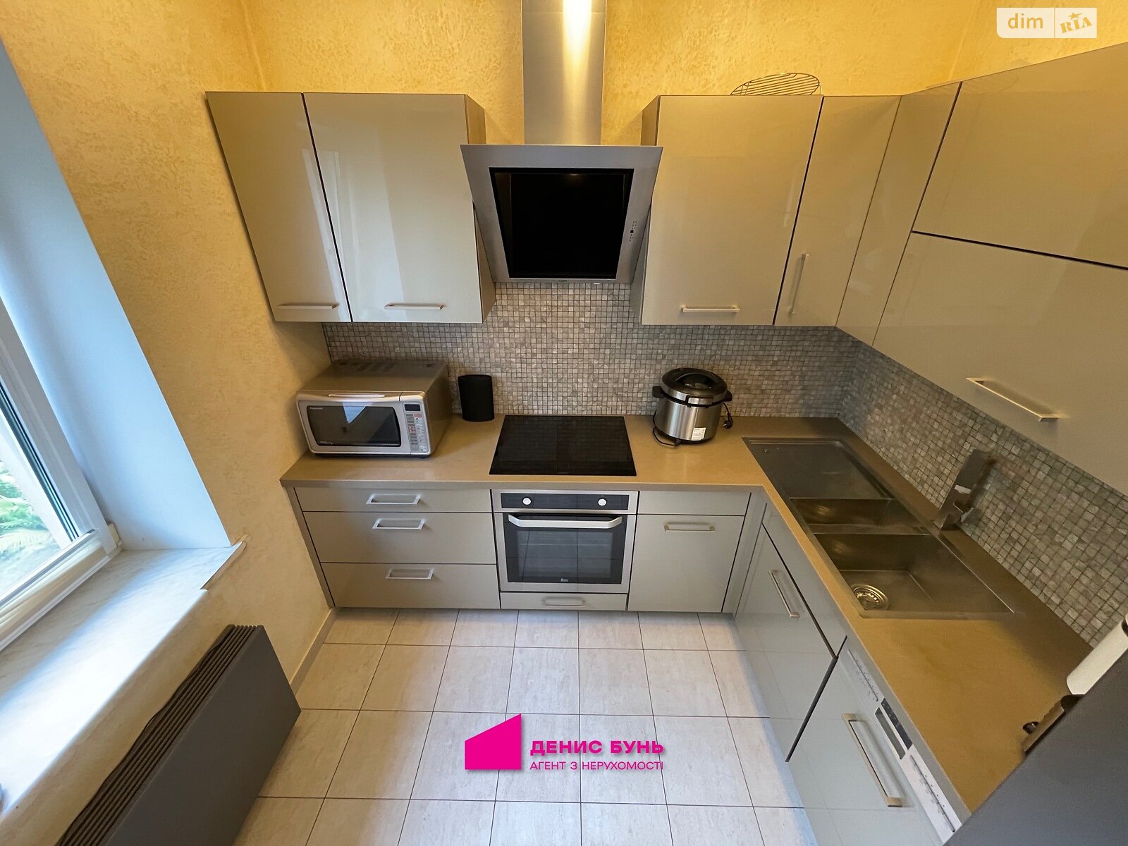 двухэтажный дом с гаражом, 126 кв. м, кирпич. Сдается помесячно в Днепре, в районе Соборный фото 1 двухэтажный дом с гаражом, 126 кв. м, кирпич. Сдается помесячно в Днепре, в районе Соборный фото 1