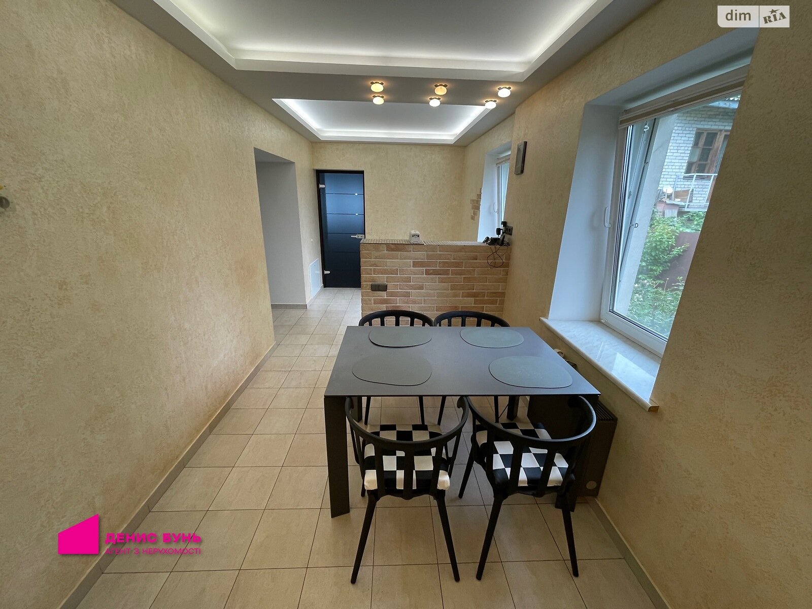 двухэтажный дом с гаражом, 126 кв. м, кирпич. Сдается помесячно в Днепре, в районе Соборный фото 1 двухэтажный дом с гаражом, 126 кв. м, кирпич. Сдается помесячно в Днепре, в районе Соборный фото 1