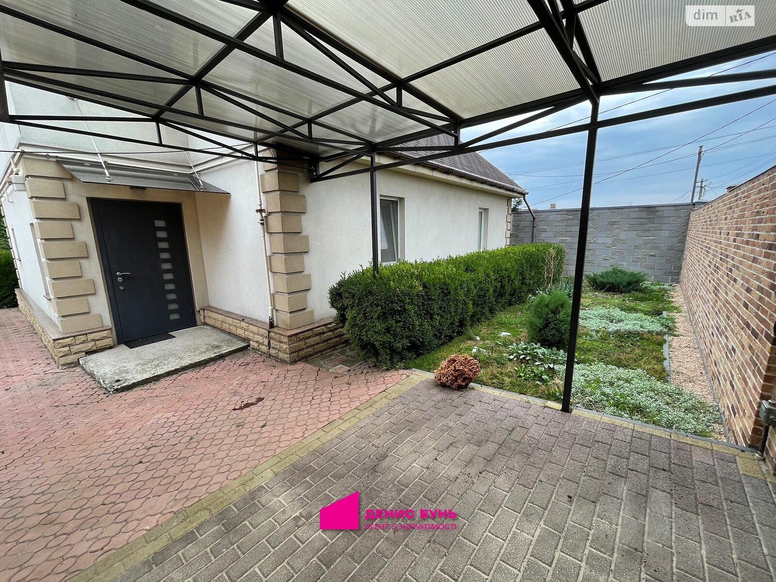 двухэтажный дом с гаражом, 126 кв. м, кирпич. Сдается помесячно в Днепре, в районе Соборный фото 1 двухэтажный дом с гаражом, 126 кв. м, кирпич. Сдается помесячно в Днепре, в районе Соборный фото 1