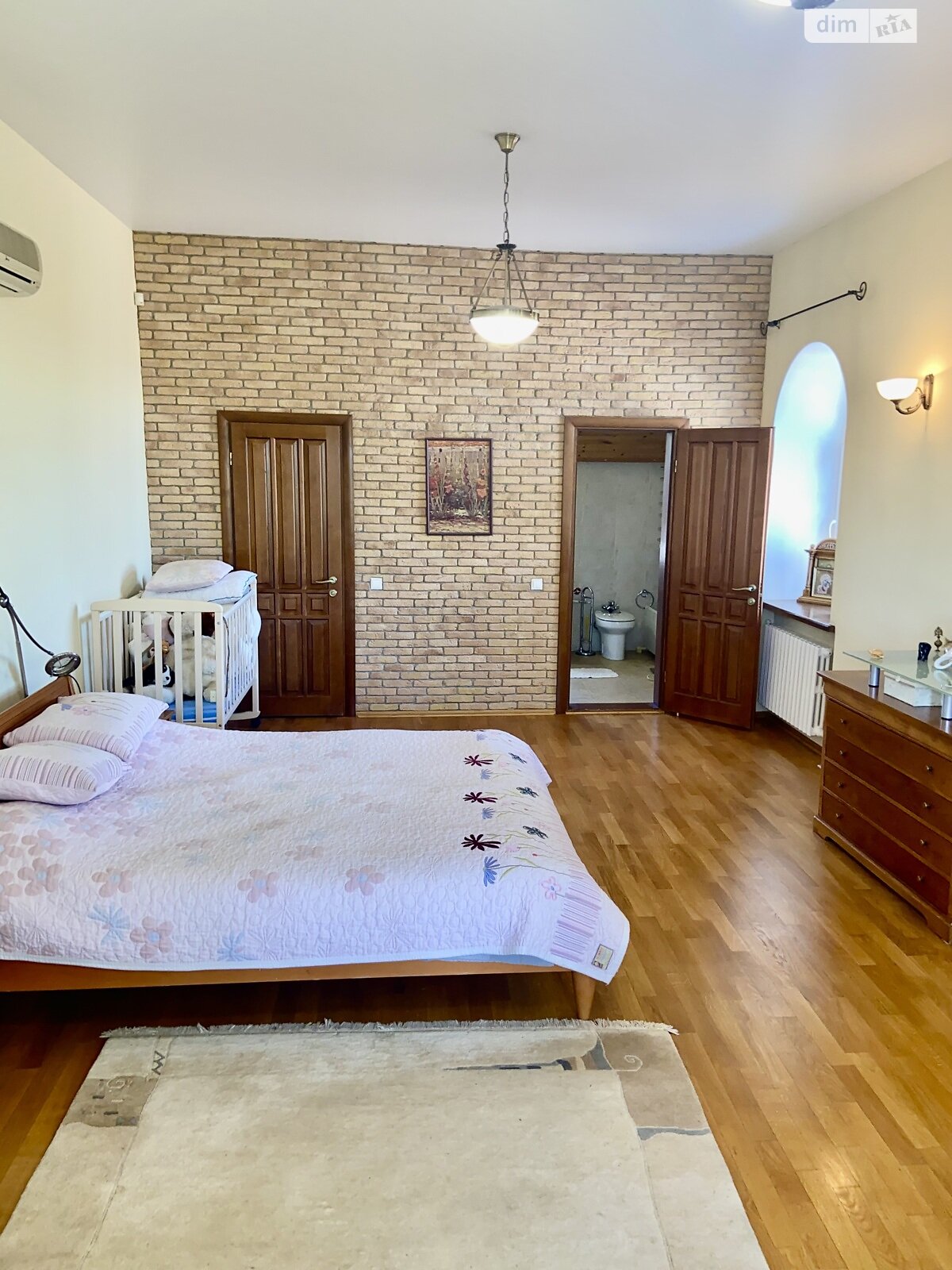 двоповерховий будинок з верандою, 215 кв. м, кирпич. Здається помісячно в Дніпрі, в районі ДІІТ фото 1 двопроверховий будинок з верандою, 215 кв. м, кирпич. Здається помісячно в Дніпрі, в районі ДІІТ фото 1