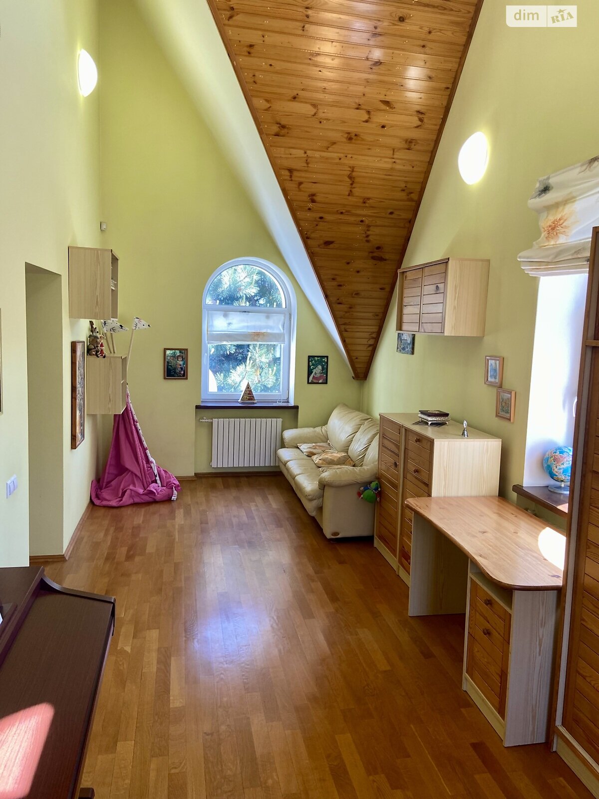 двоповерховий будинок з верандою, 215 кв. м, кирпич. Здається помісячно в Дніпрі, в районі ДІІТ фото 1 двопроверховий будинок з верандою, 215 кв. м, кирпич. Здається помісячно в Дніпрі, в районі ДІІТ фото 1