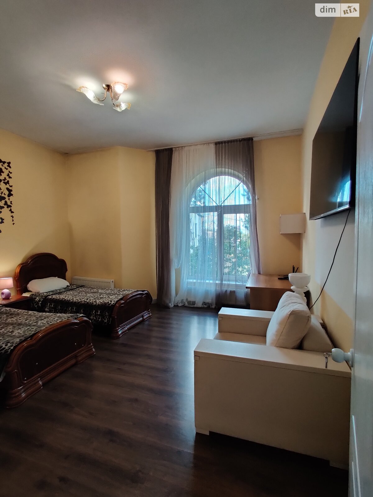 триповерховий будинок бесідка, 220 кв. м, кирпич. Здається помісячно в Дніпрі, в районі ДІІТ фото 1 трипроверховий будинок бесідка, 220 кв. м, кирпич. Здається помісячно в Дніпрі, в районі ДІІТ фото 1