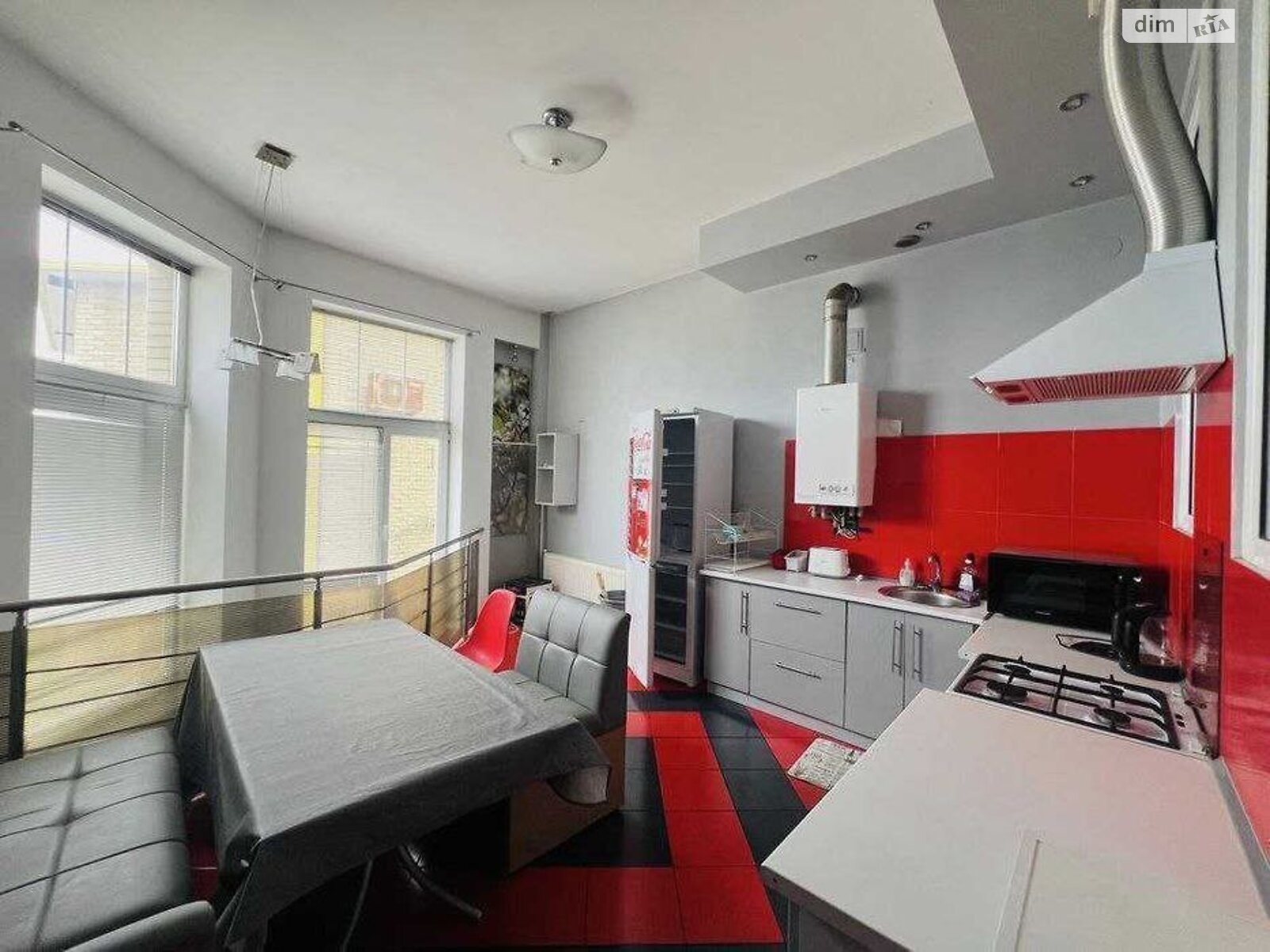 двухэтажный дом с верандой, 220 кв. м, кирпич. Сдается помесячно в Днепре, в районе ДИИТ фото 1 двухэтажный дом с верандой, 220 кв. м, кирпич. Сдается помесячно в Днепре, в районе ДИИТ фото 1