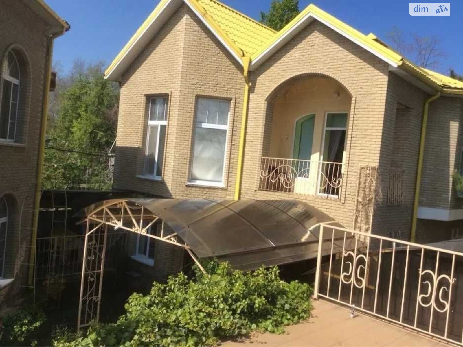 двухэтажный дом с верандой, 220 кв. м, кирпич. Сдается помесячно в Днепре, в районе ДИИТ фото 1 двухэтажный дом с верандой, 220 кв. м, кирпич. Сдается помесячно в Днепре, в районе ДИИТ фото 1