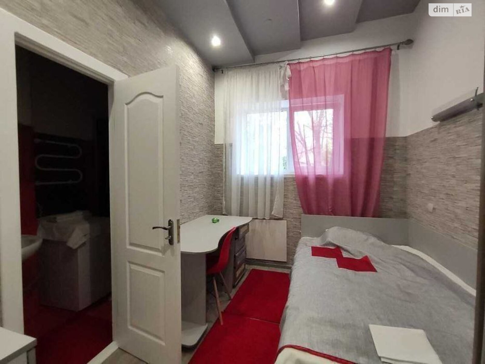 двухэтажный дом с верандой, 220 кв. м, кирпич. Сдается помесячно в Днепре, в районе ДИИТ фото 1 двухэтажный дом с верандой, 220 кв. м, кирпич. Сдается помесячно в Днепре, в районе ДИИТ фото 1