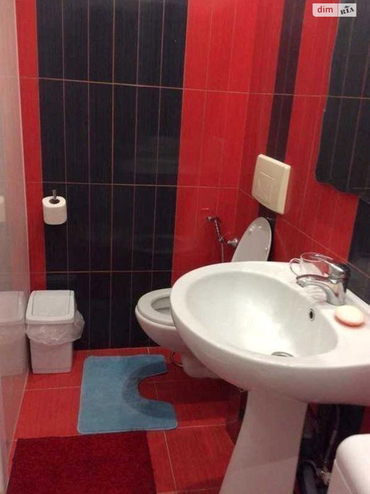 двухэтажный дом с верандой, 220 кв. м, кирпич. Сдается помесячно в Днепре, в районе ДИИТ фото 1 двухэтажный дом с верандой, 220 кв. м, кирпич. Сдается помесячно в Днепре, в районе ДИИТ фото 1