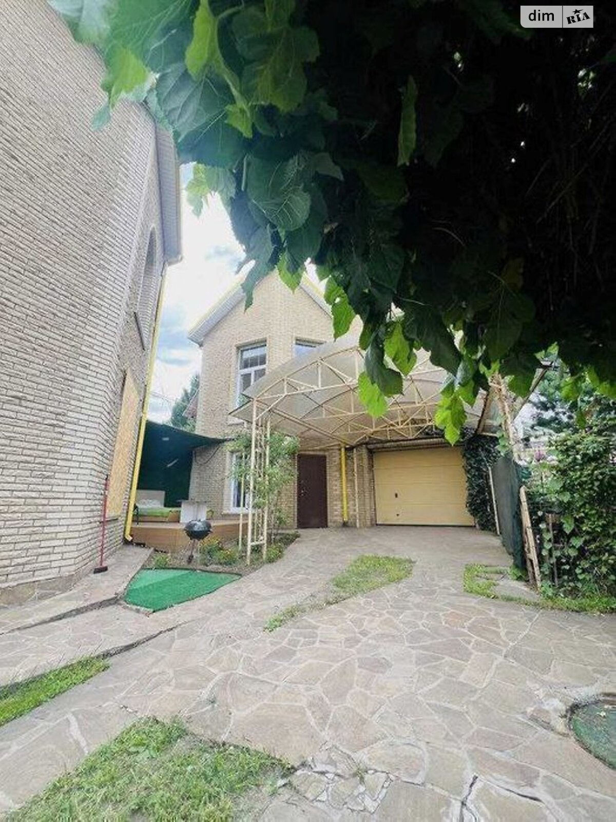 двухэтажный дом с верандой, 220 кв. м, кирпич. Сдается помесячно в Днепре, в районе ДИИТ фото 1 двухэтажный дом с верандой, 220 кв. м, кирпич. Сдается помесячно в Днепре, в районе ДИИТ фото 1