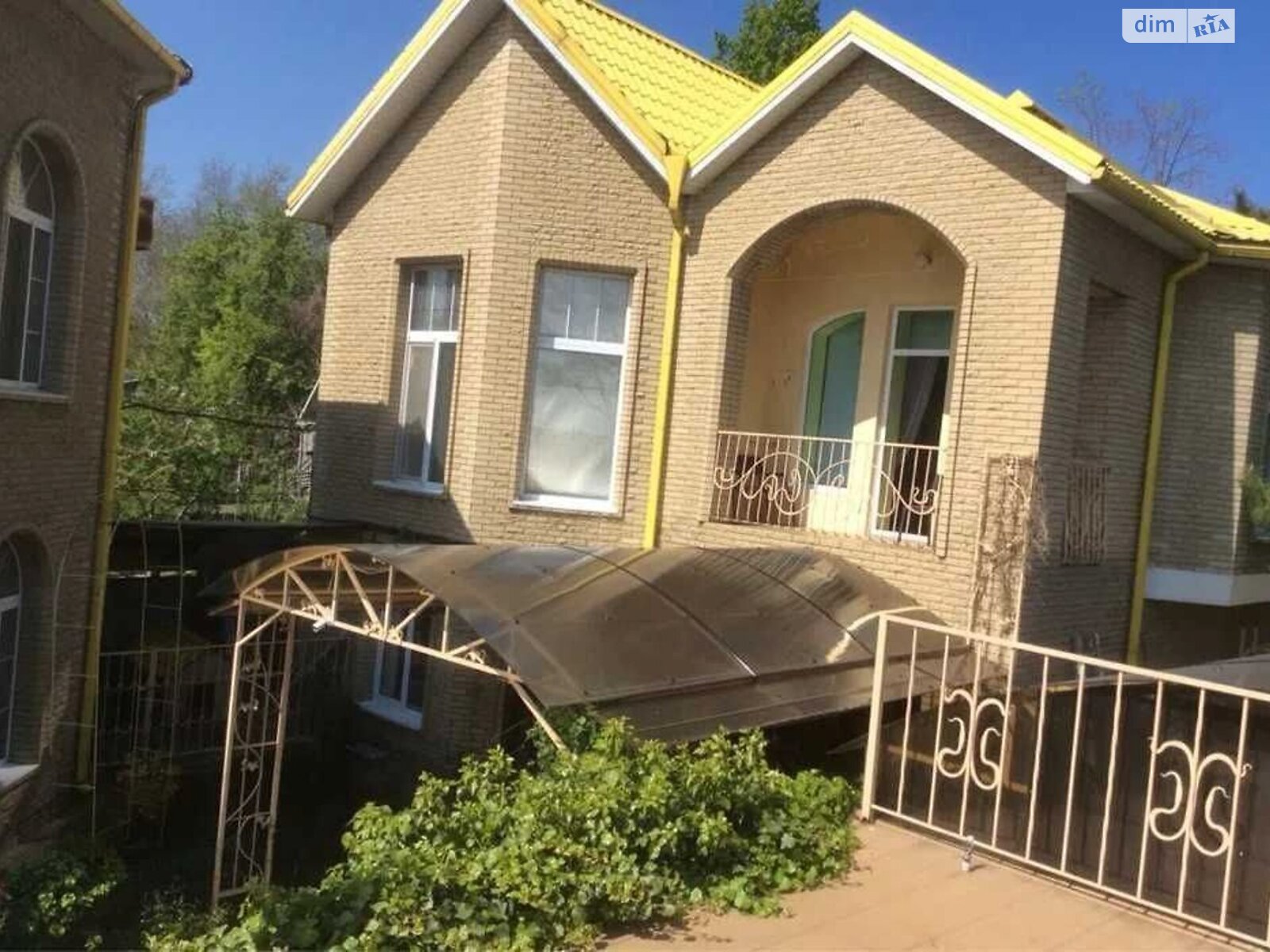 двухэтажный дом с верандой, 220 кв. м, кирпич. Сдается помесячно в Днепре, в районе ДИИТ фото 1 двухэтажный дом с верандой, 220 кв. м, кирпич. Сдается помесячно в Днепре, в районе ДИИТ фото 1