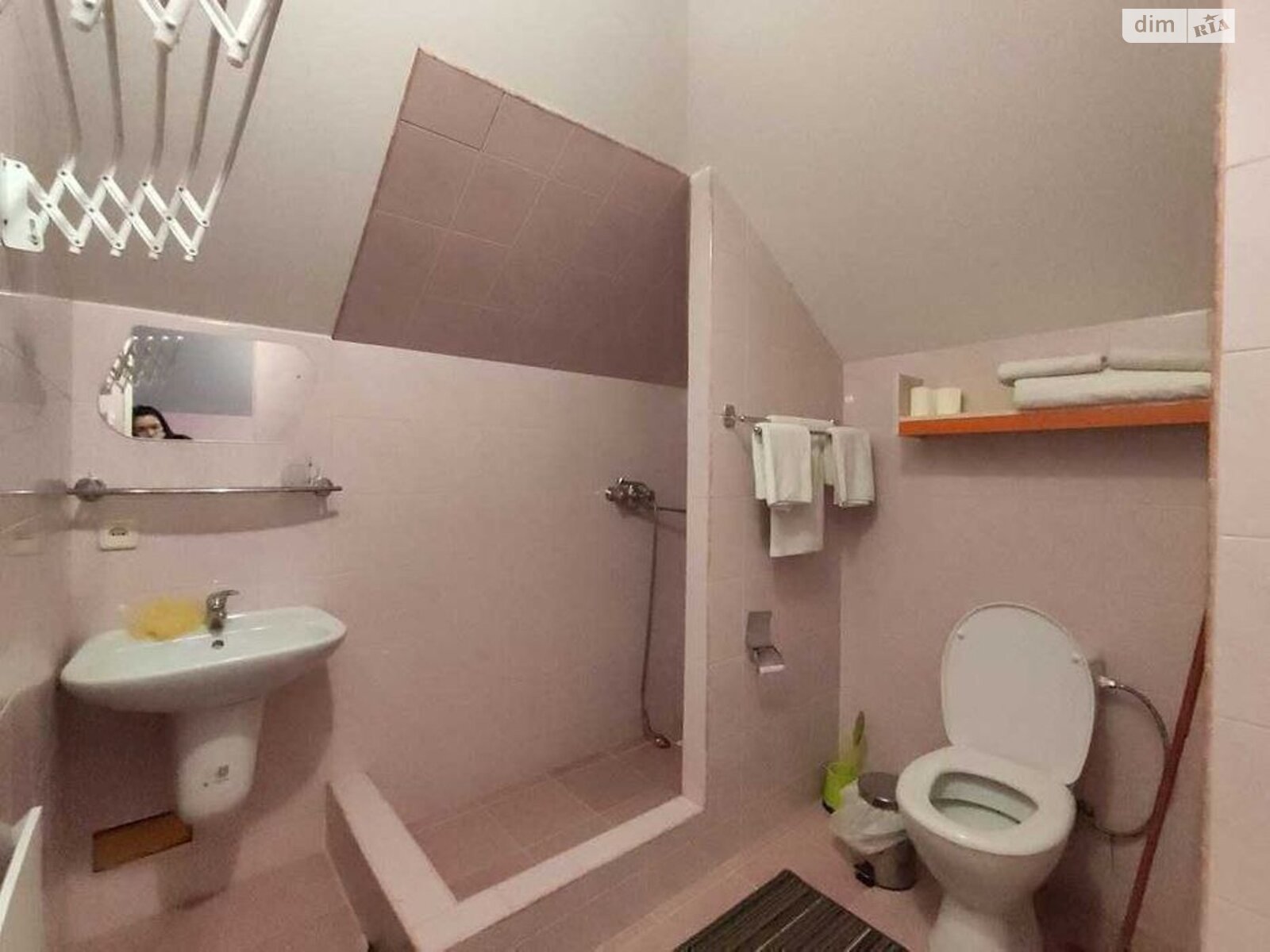 двухэтажный дом с верандой, 220 кв. м, кирпич. Сдается помесячно в Днепре, в районе ДИИТ фото 1 двухэтажный дом с верандой, 220 кв. м, кирпич. Сдается помесячно в Днепре, в районе ДИИТ фото 1