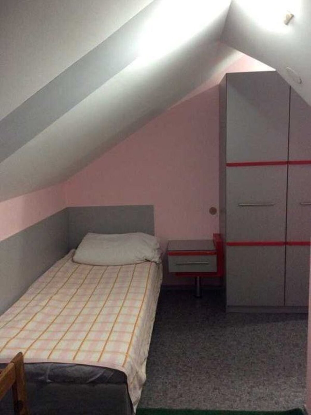 двухэтажный дом с верандой, 220 кв. м, кирпич. Сдается помесячно в Днепре, в районе ДИИТ фото 1 двухэтажный дом с верандой, 220 кв. м, кирпич. Сдается помесячно в Днепре, в районе ДИИТ фото 1