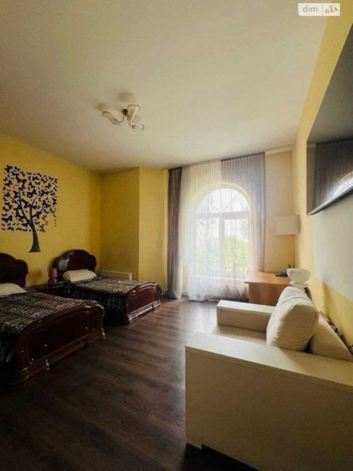 двухэтажный дом с верандой, 220 кв. м, кирпич. Сдается помесячно в Днепре, в районе ДИИТ фото 1 двухэтажный дом с верандой, 220 кв. м, кирпич. Сдается помесячно в Днепре, в районе ДИИТ фото 1