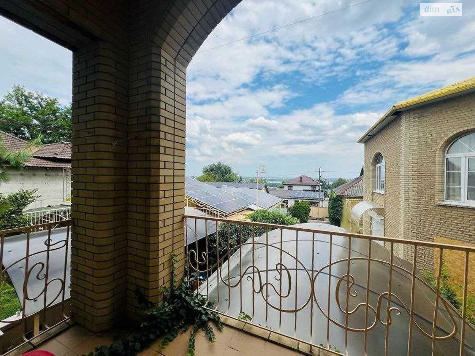 двухэтажный дом с верандой, 220 кв. м, кирпич. Сдается помесячно в Днепре, в районе ДИИТ фото 1 двухэтажный дом с верандой, 220 кв. м, кирпич. Сдается помесячно в Днепре, в районе ДИИТ фото 1