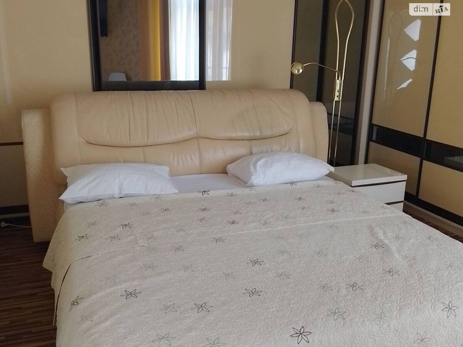 двоповерховий будинок з верандою, 220 кв. м, цегла. Здається помісячно в Дніпрі, в районі ДІІТ фото 1 двопроверховий будинок з верандою, 220 кв. м, цегла. Здається помісячно в Дніпрі, в районі ДІІТ фото 1