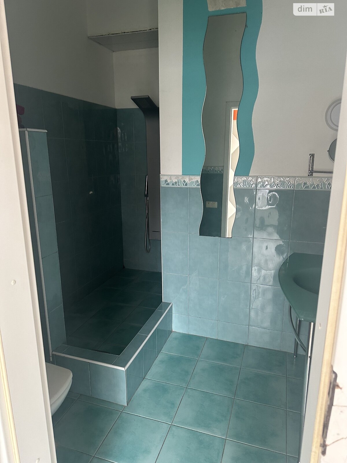 триповерховий будинок з гаражем, 220 кв. м, цегла. Здається помісячно в Дніпрі, в районі ДІІТ фото 1 трипроверховий будинок з гаражем, 220 кв. м, цегла. Здається помісячно в Дніпрі, в районі ДІІТ фото 1