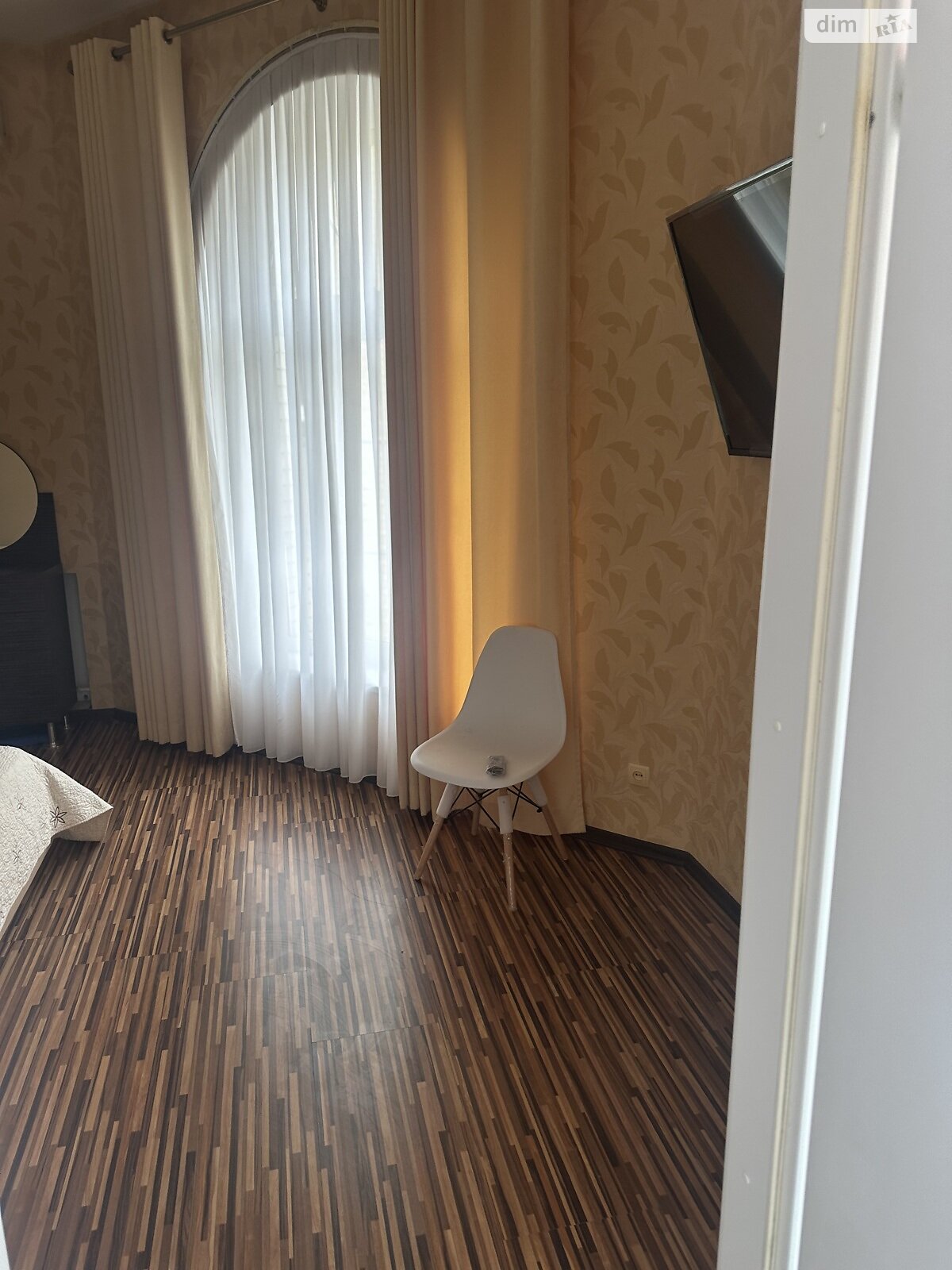 триповерховий будинок з гаражем, 220 кв. м, цегла. Здається помісячно в Дніпрі, в районі ДІІТ фото 1 трипроверховий будинок з гаражем, 220 кв. м, цегла. Здається помісячно в Дніпрі, в районі ДІІТ фото 1