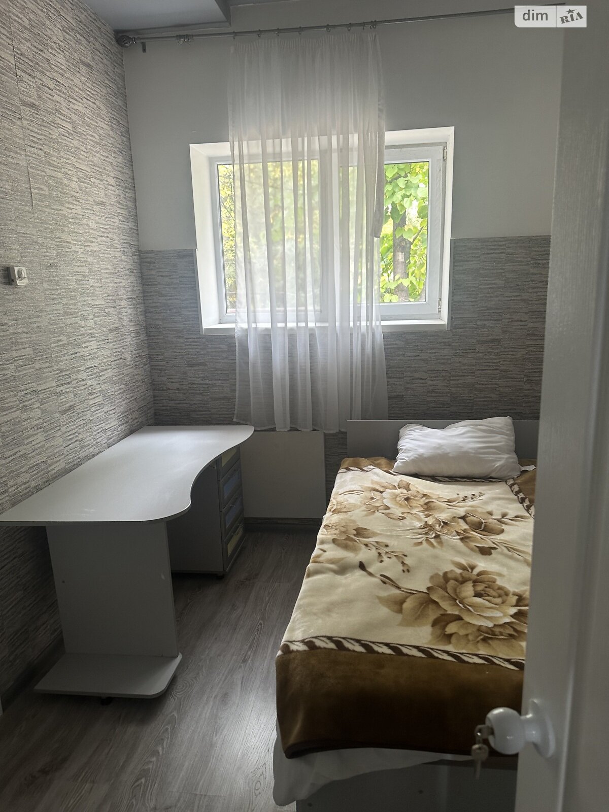 триповерховий будинок з гаражем, 220 кв. м, цегла. Здається помісячно в Дніпрі, в районі ДІІТ фото 1 трипроверховий будинок з гаражем, 220 кв. м, цегла. Здається помісячно в Дніпрі, в районі ДІІТ фото 1