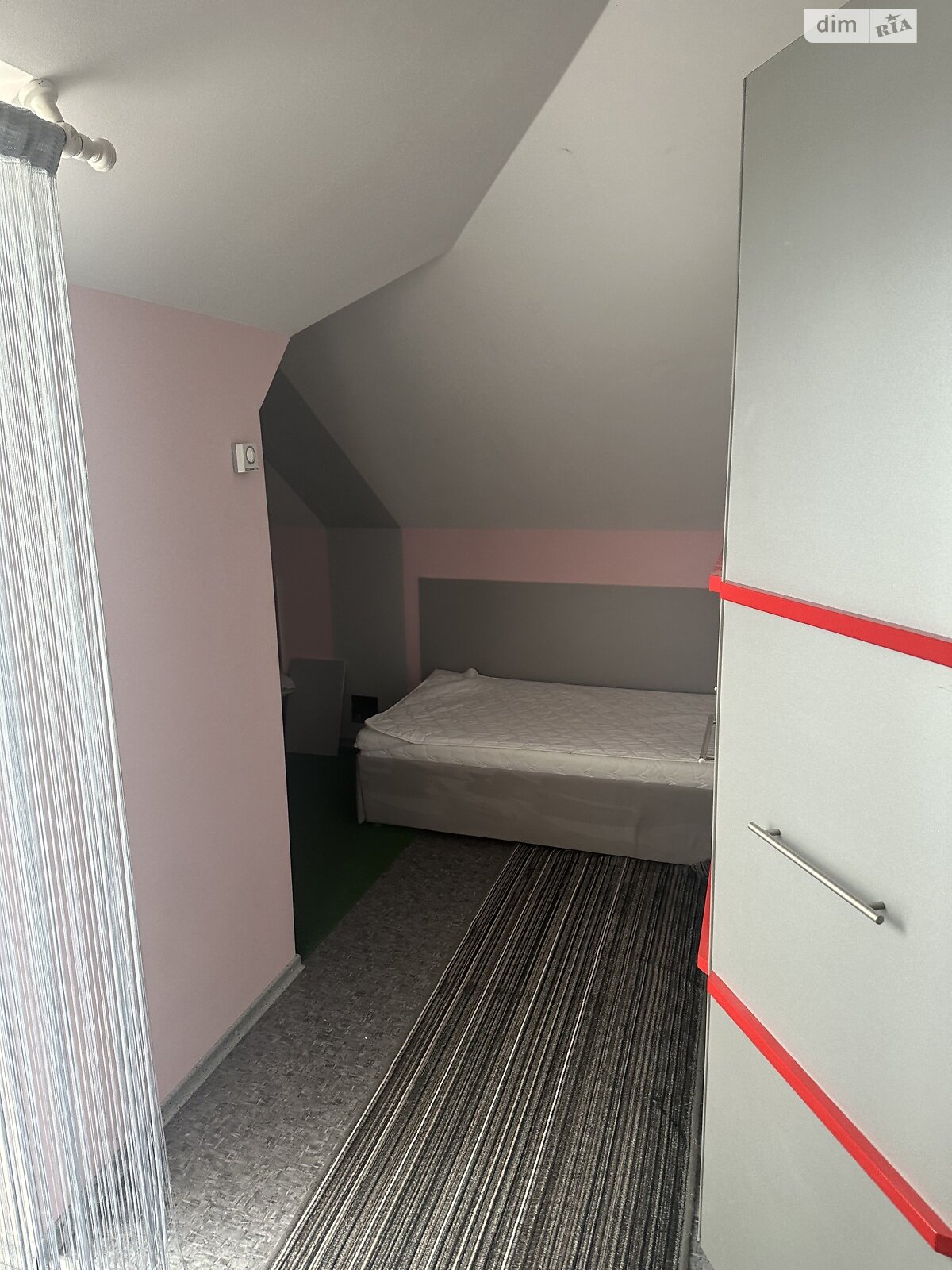 триповерховий будинок з гаражем, 220 кв. м, цегла. Здається помісячно в Дніпрі, в районі ДІІТ фото 1 трипроверховий будинок з гаражем, 220 кв. м, цегла. Здається помісячно в Дніпрі, в районі ДІІТ фото 1